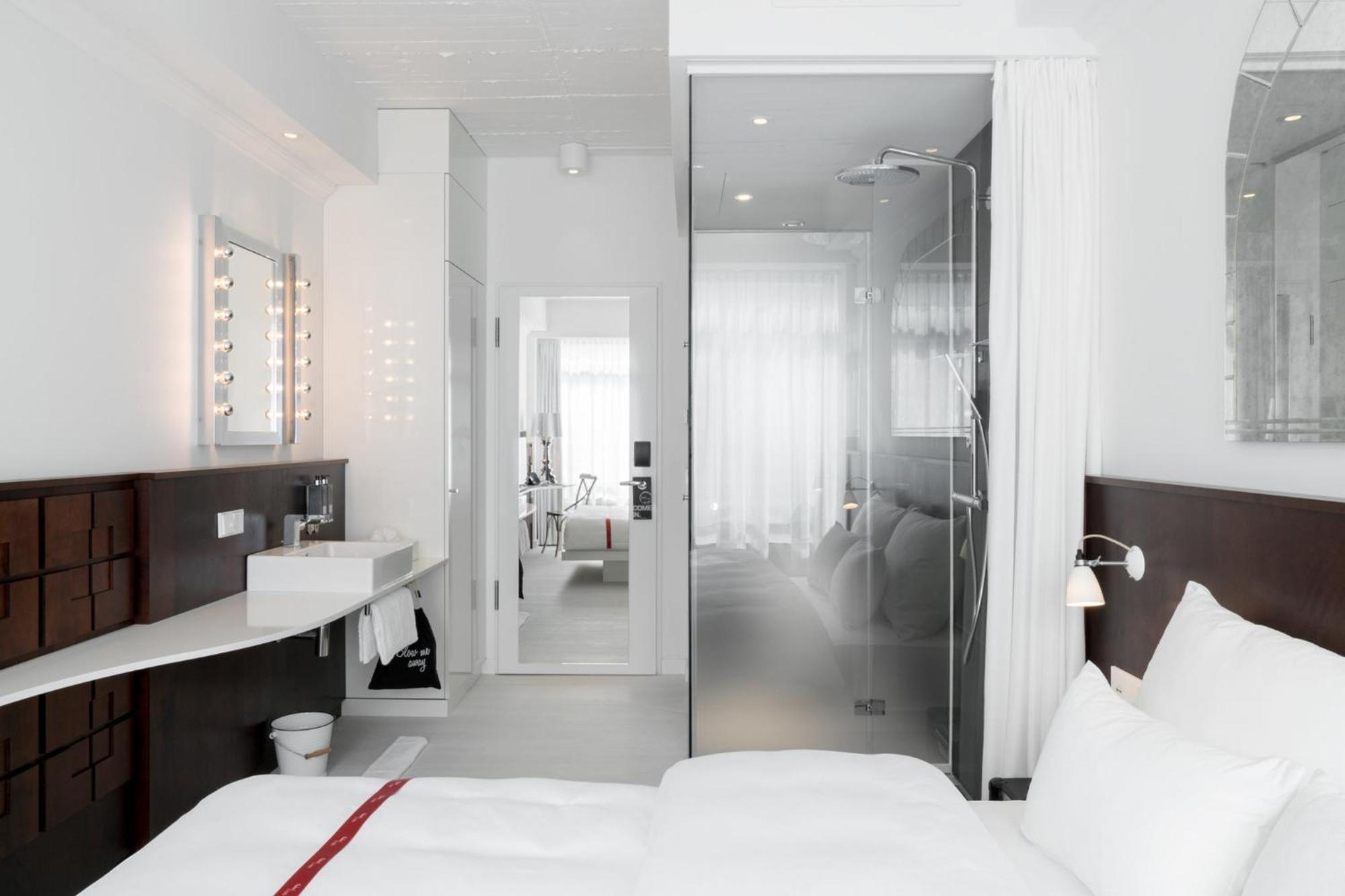 Zimmer Lovely