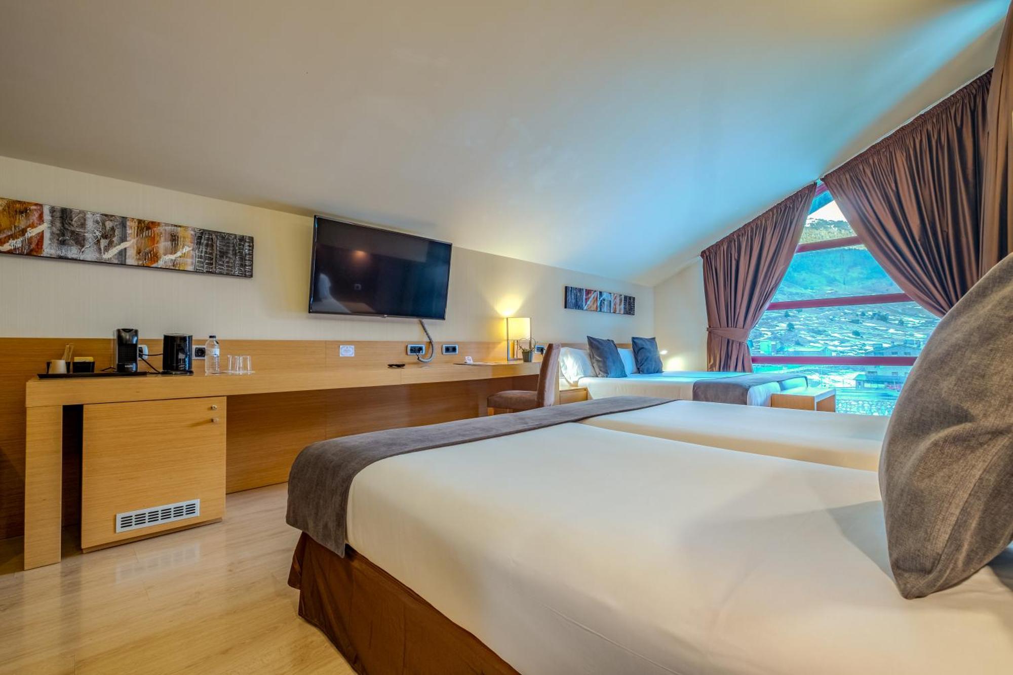 Deluxe Family Room