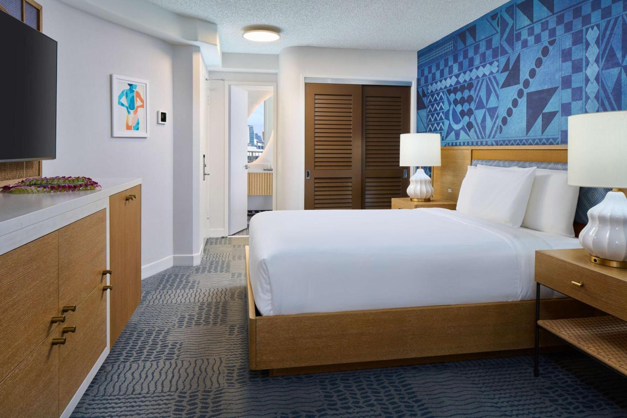 Waikiki View One Queen Bed,1766140967:JPEG