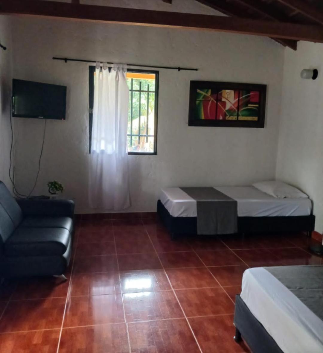 Habitación Familiar con balcón