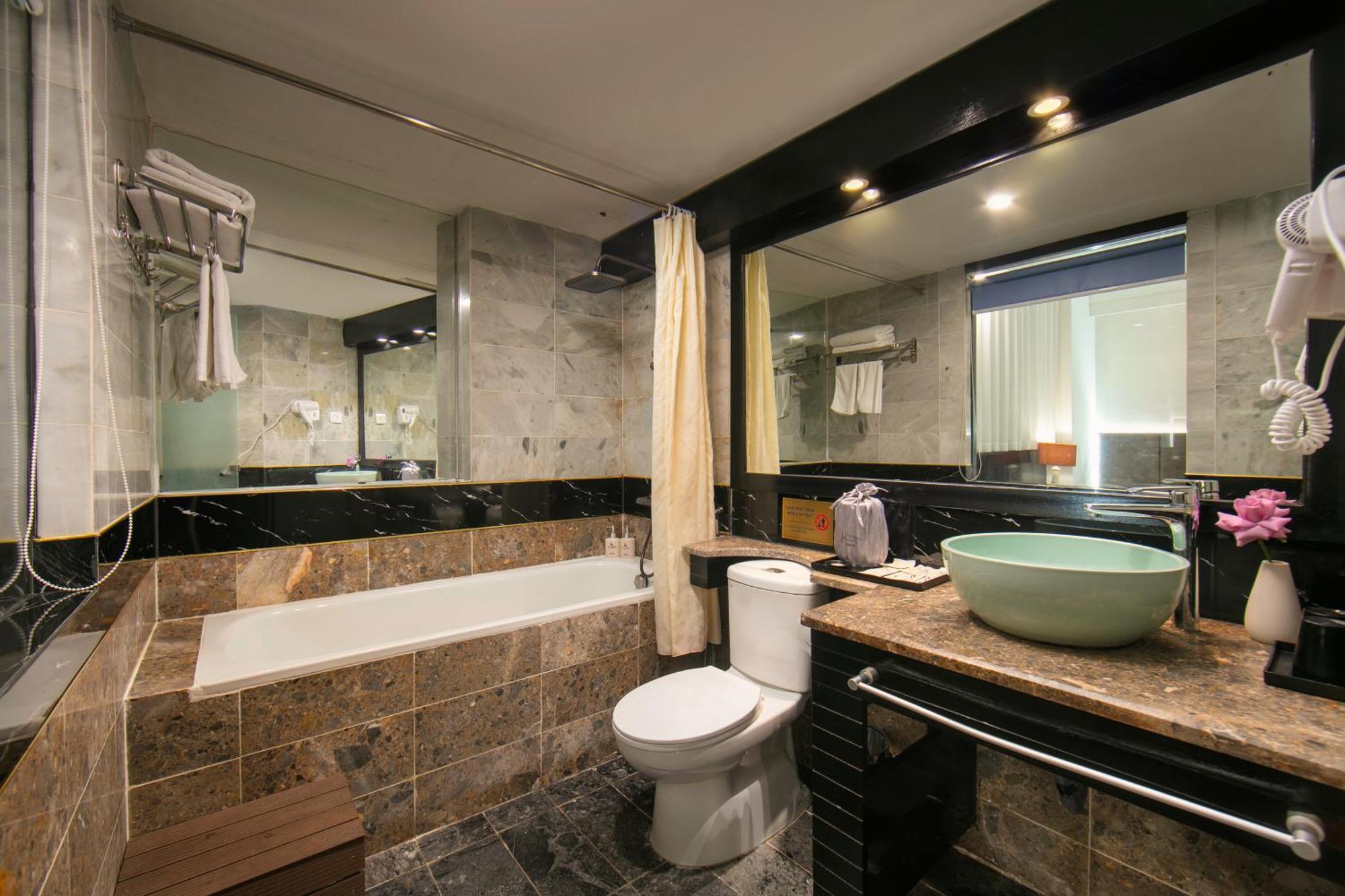 Deluxe Double or Twin Room