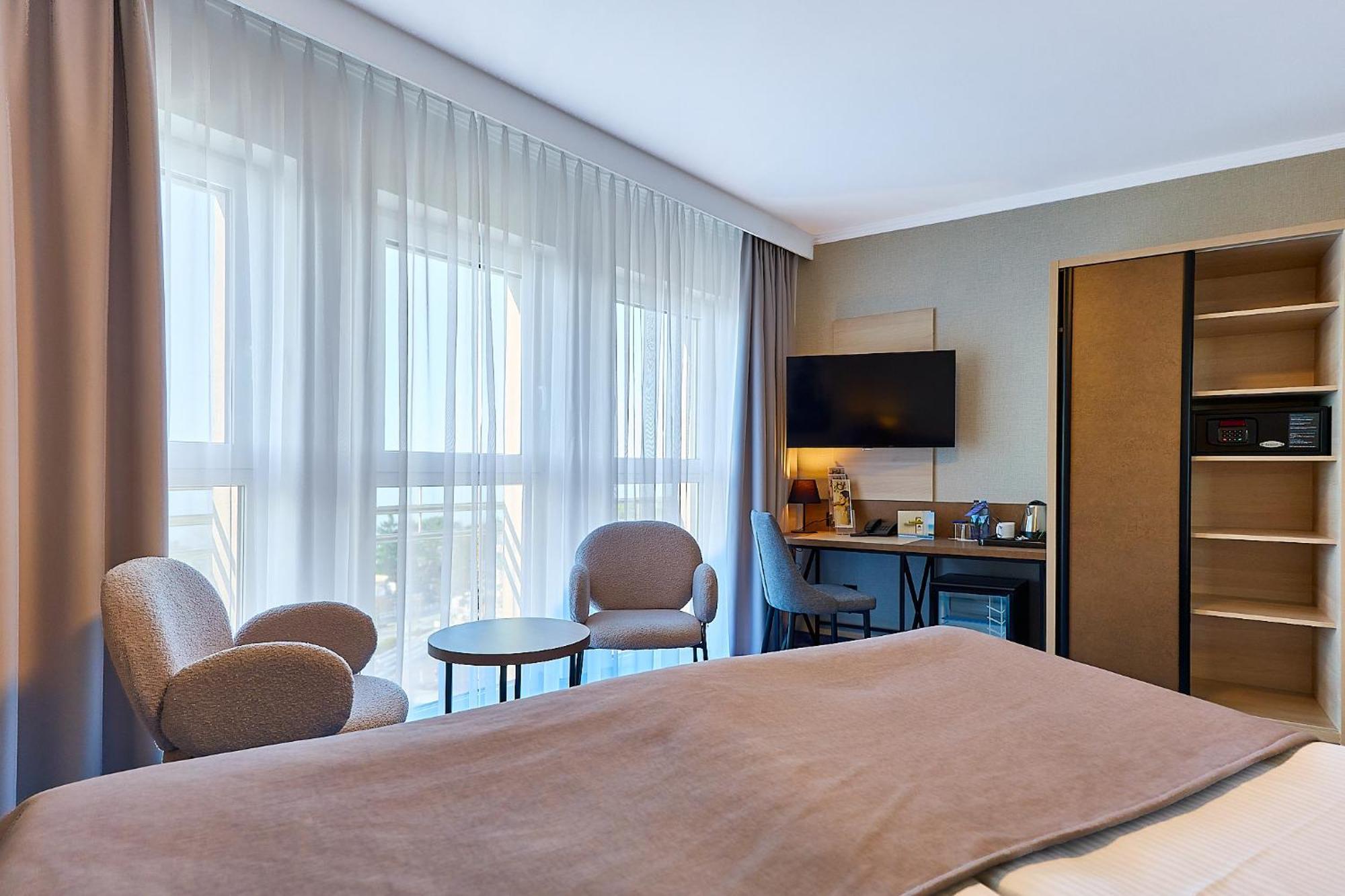 Double or Twin Room Sea View