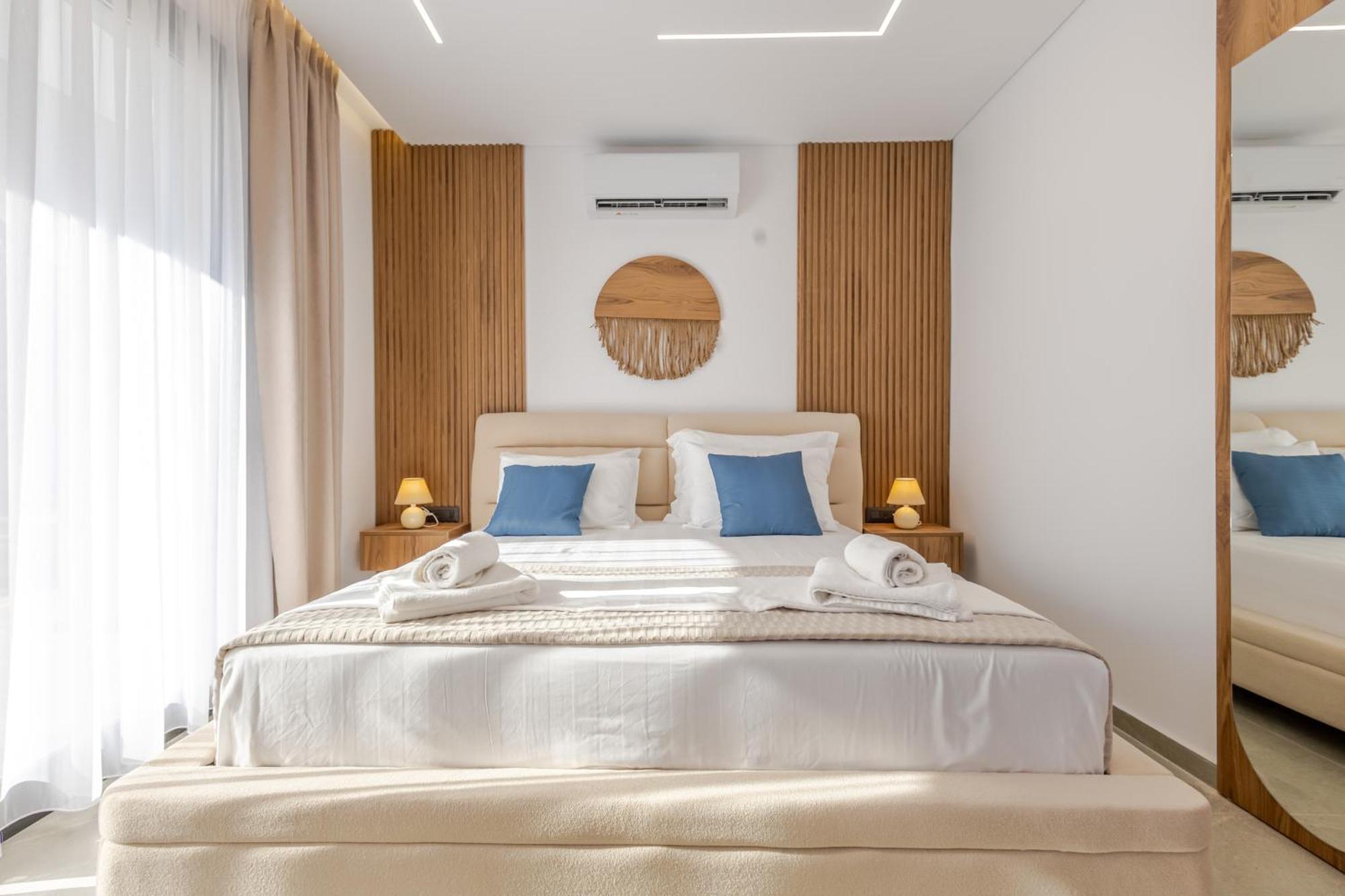 Deluxe Double Room Side Sea View