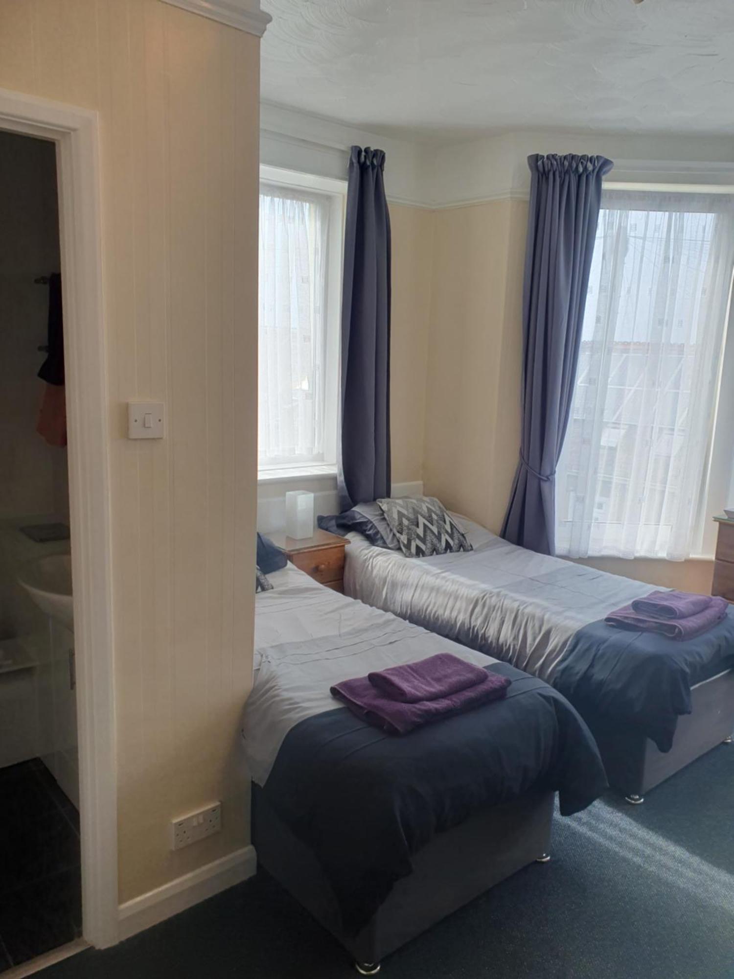 Double or Twin Room with Shower