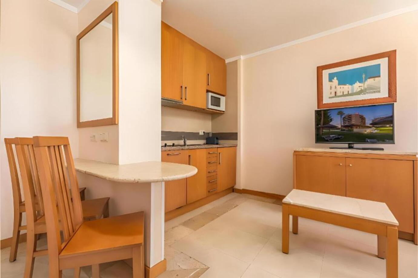 Double Room,1770444888:JPEG