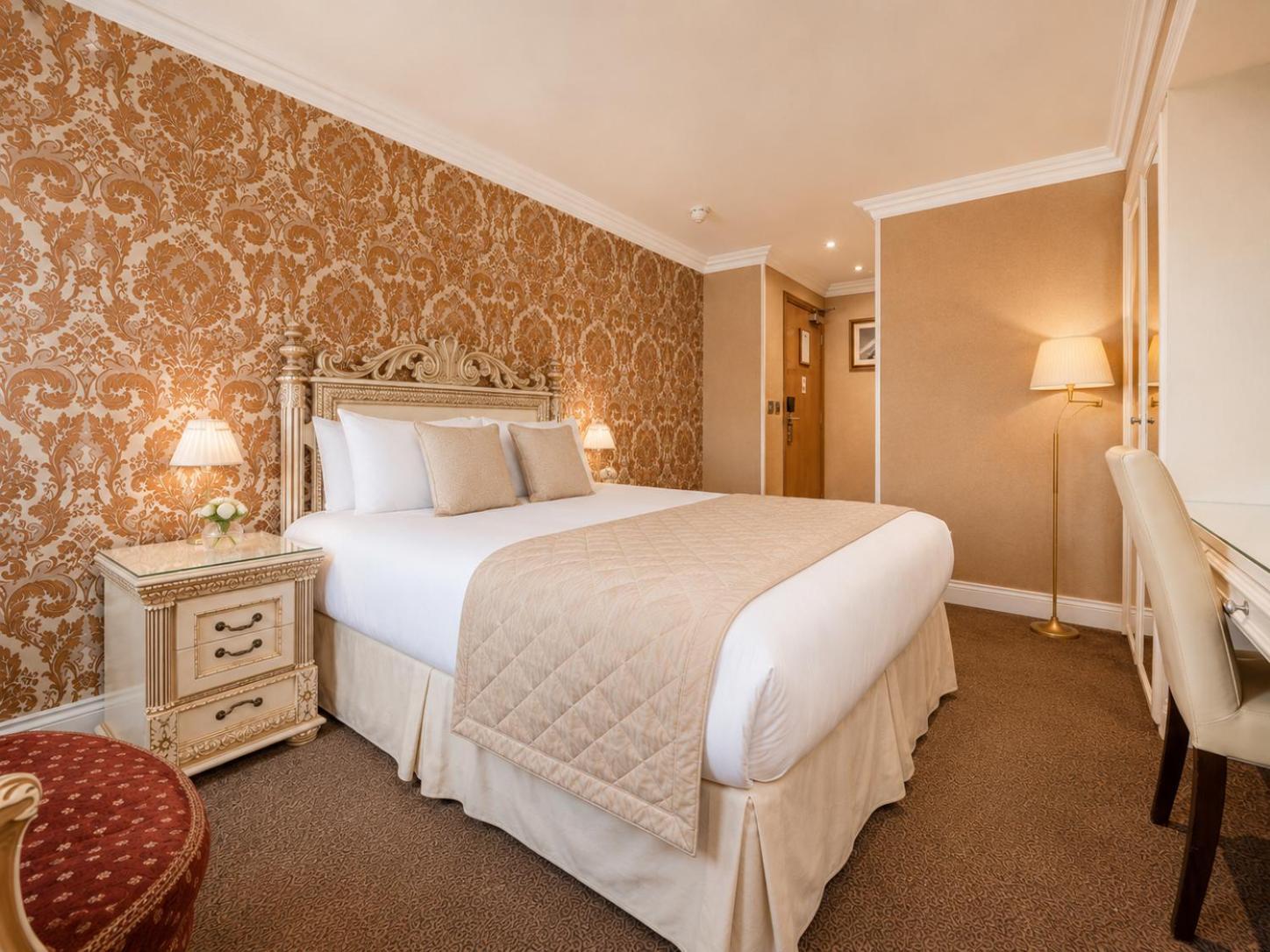 Queen Double Room Upper Floor