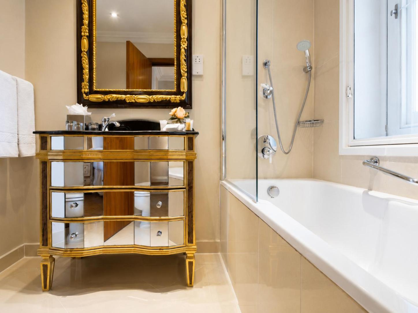 Queen Double Room Upper Floor