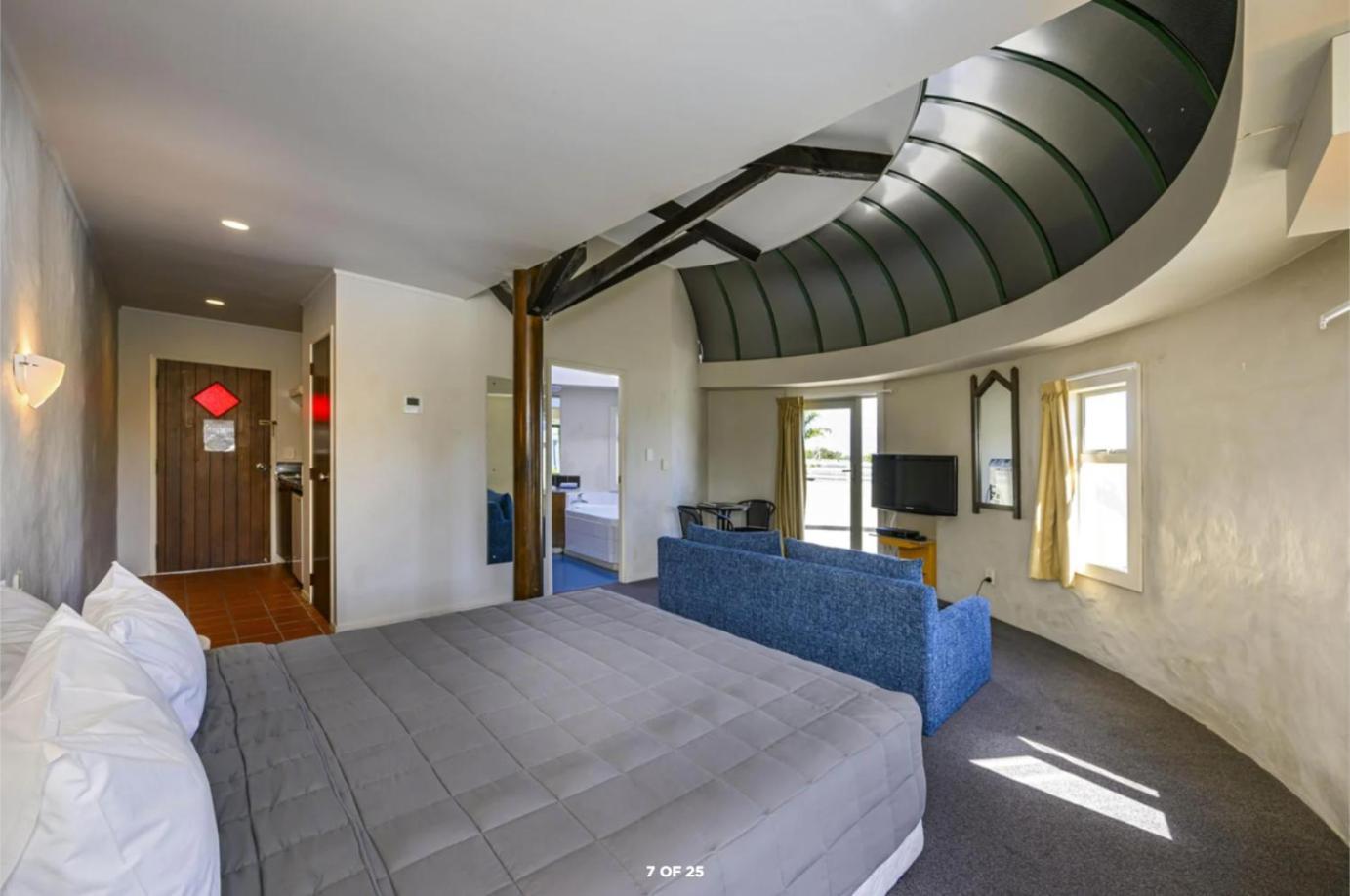 Penthouse Studio