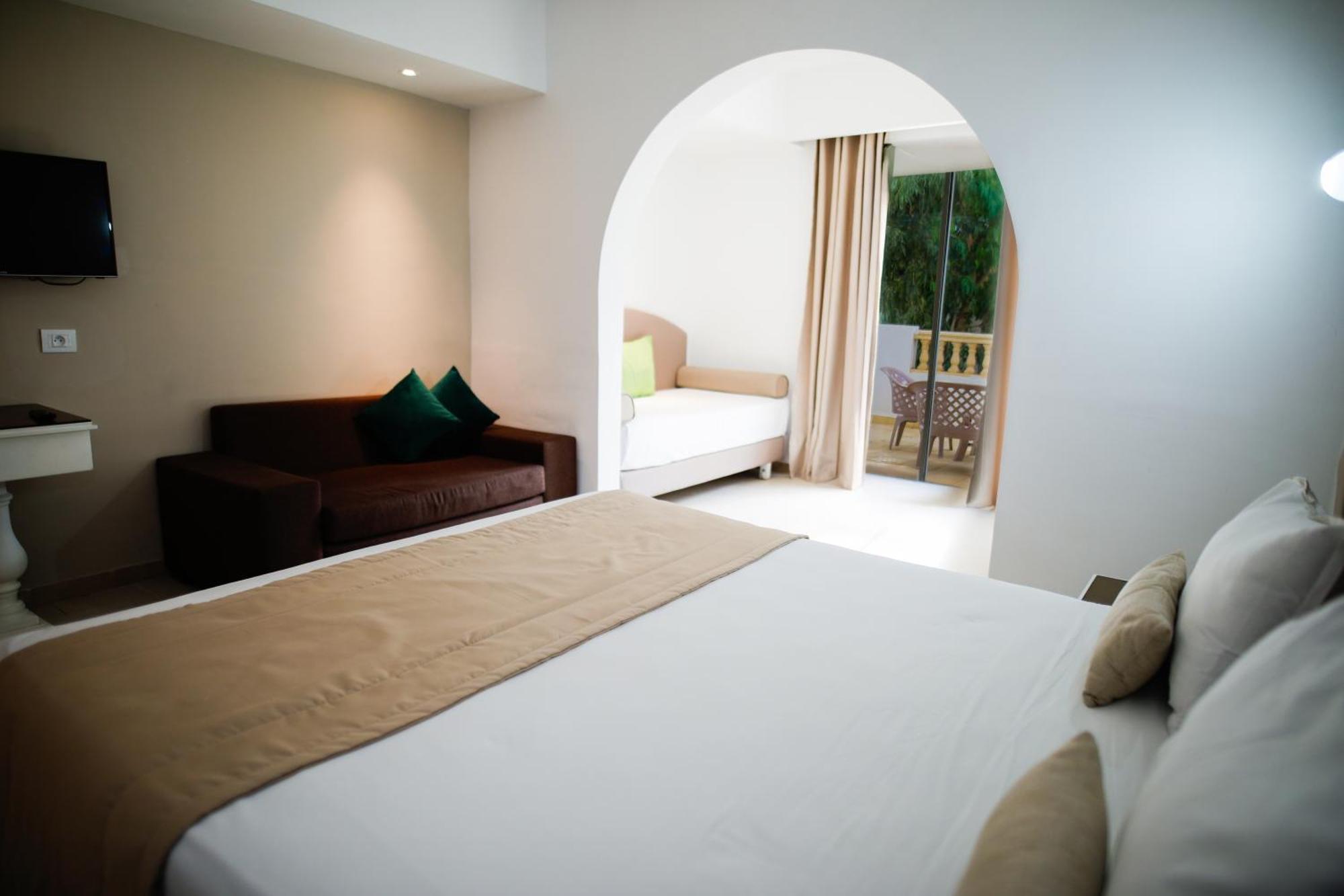 Quadruple Room,1770474145:JPEG