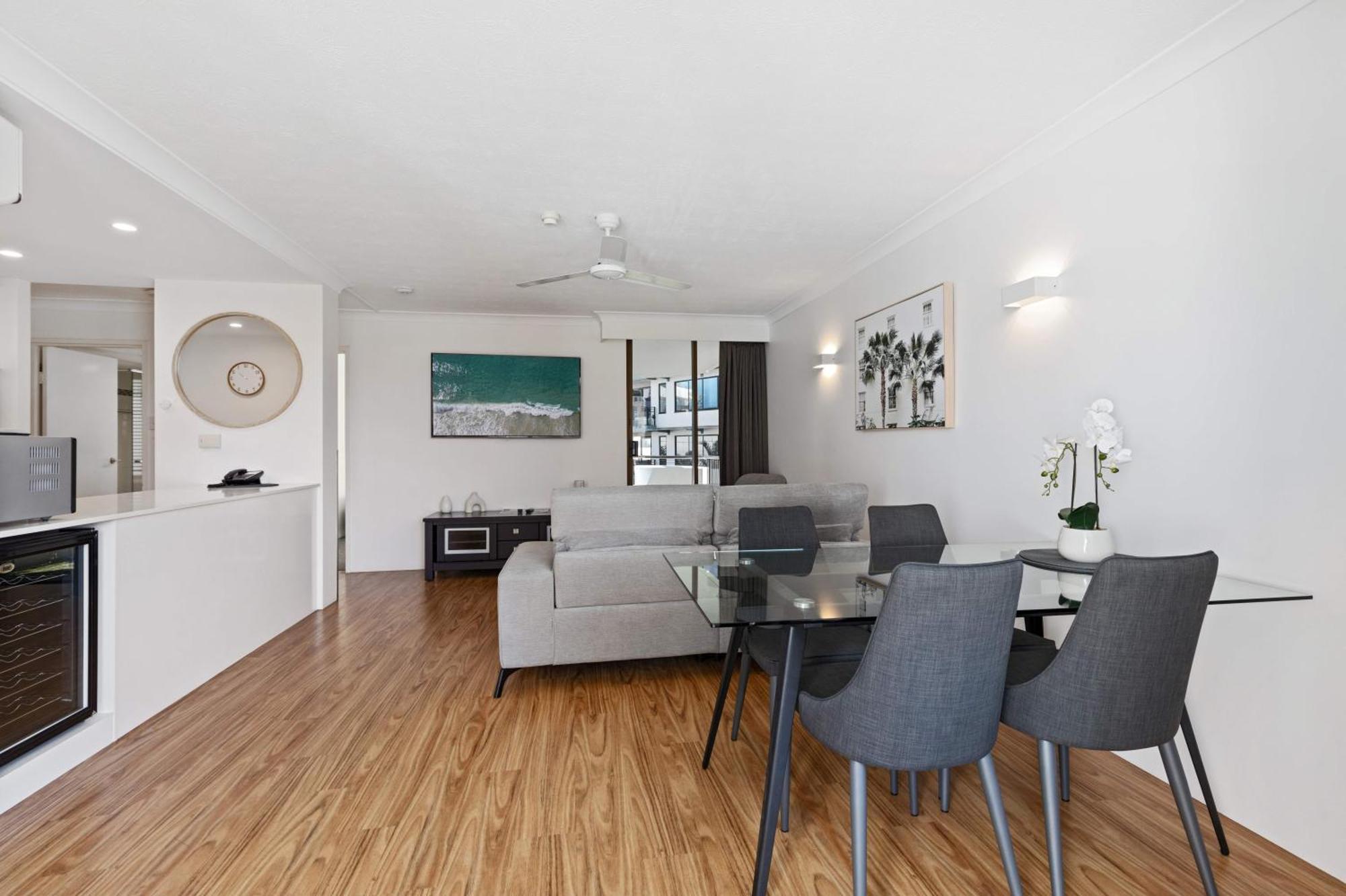 Two-Bedroom Apartment City View