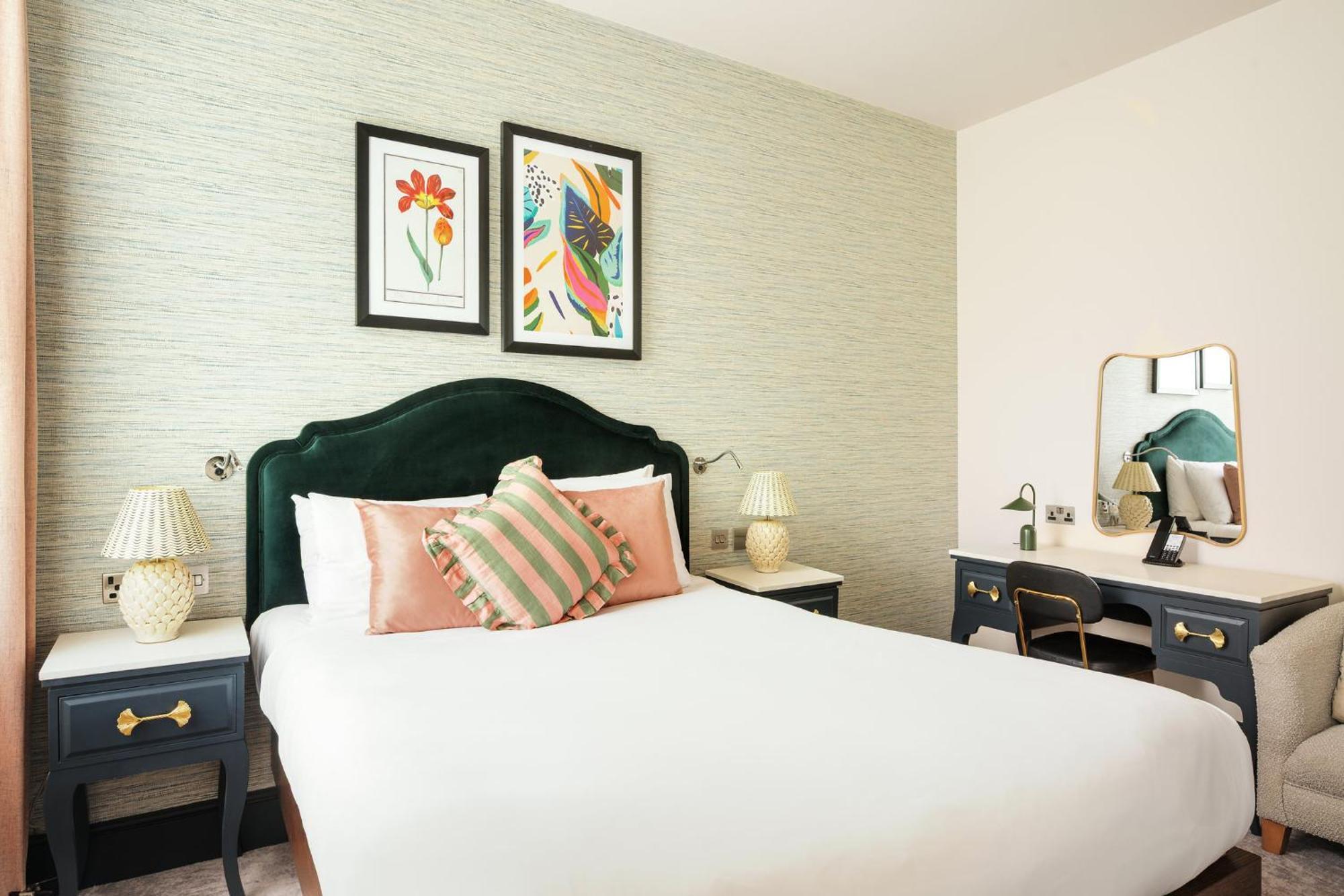 Standard Queen Room