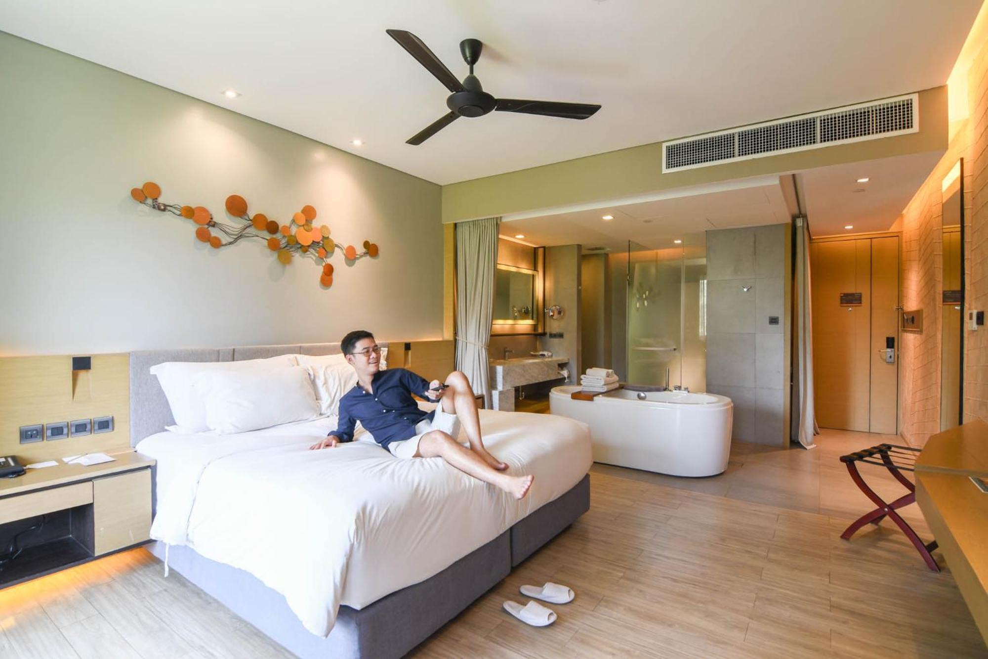 Deluxe King Room