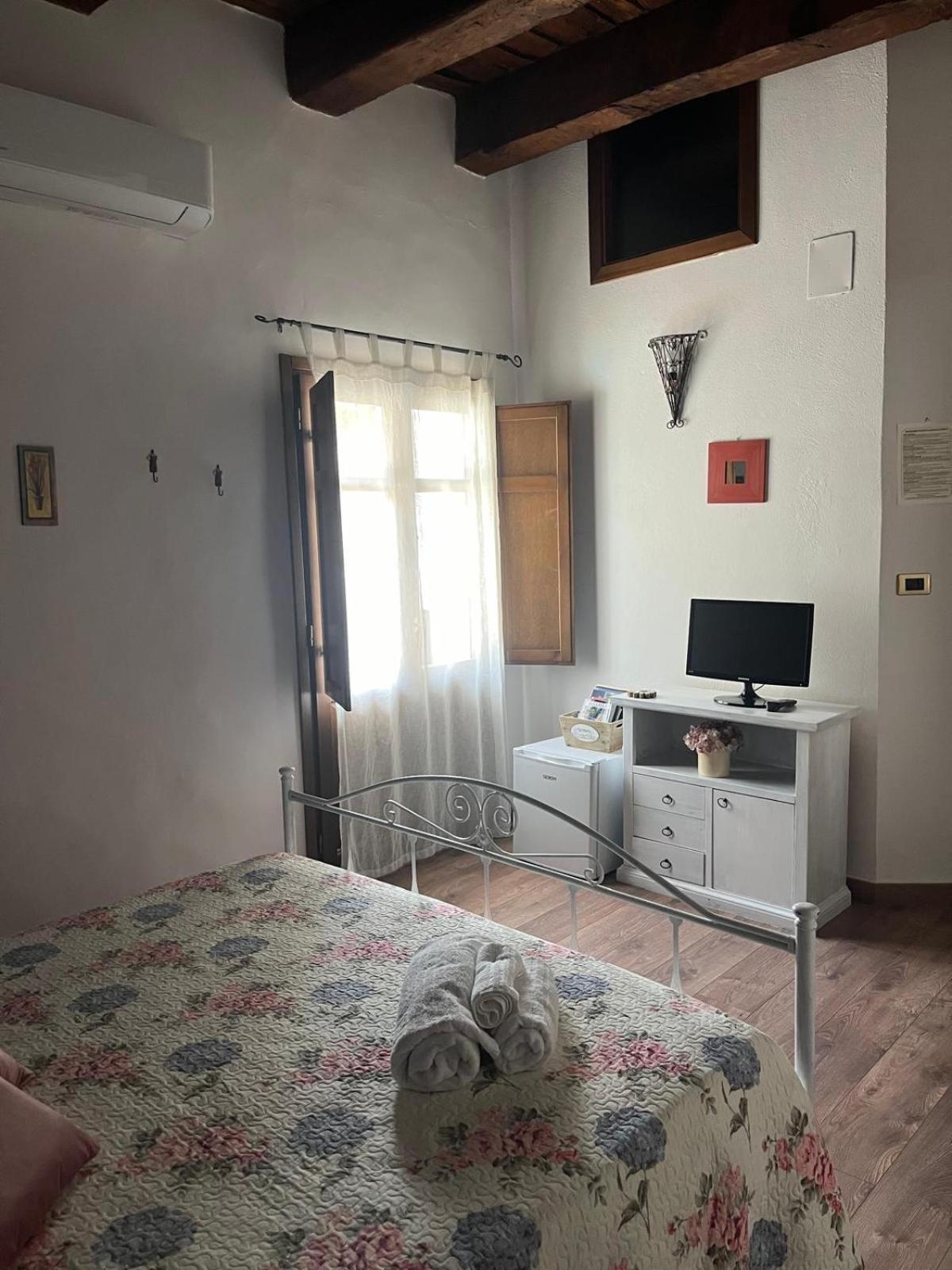 Camera Matrimoniale/Doppia con Letti Singoli