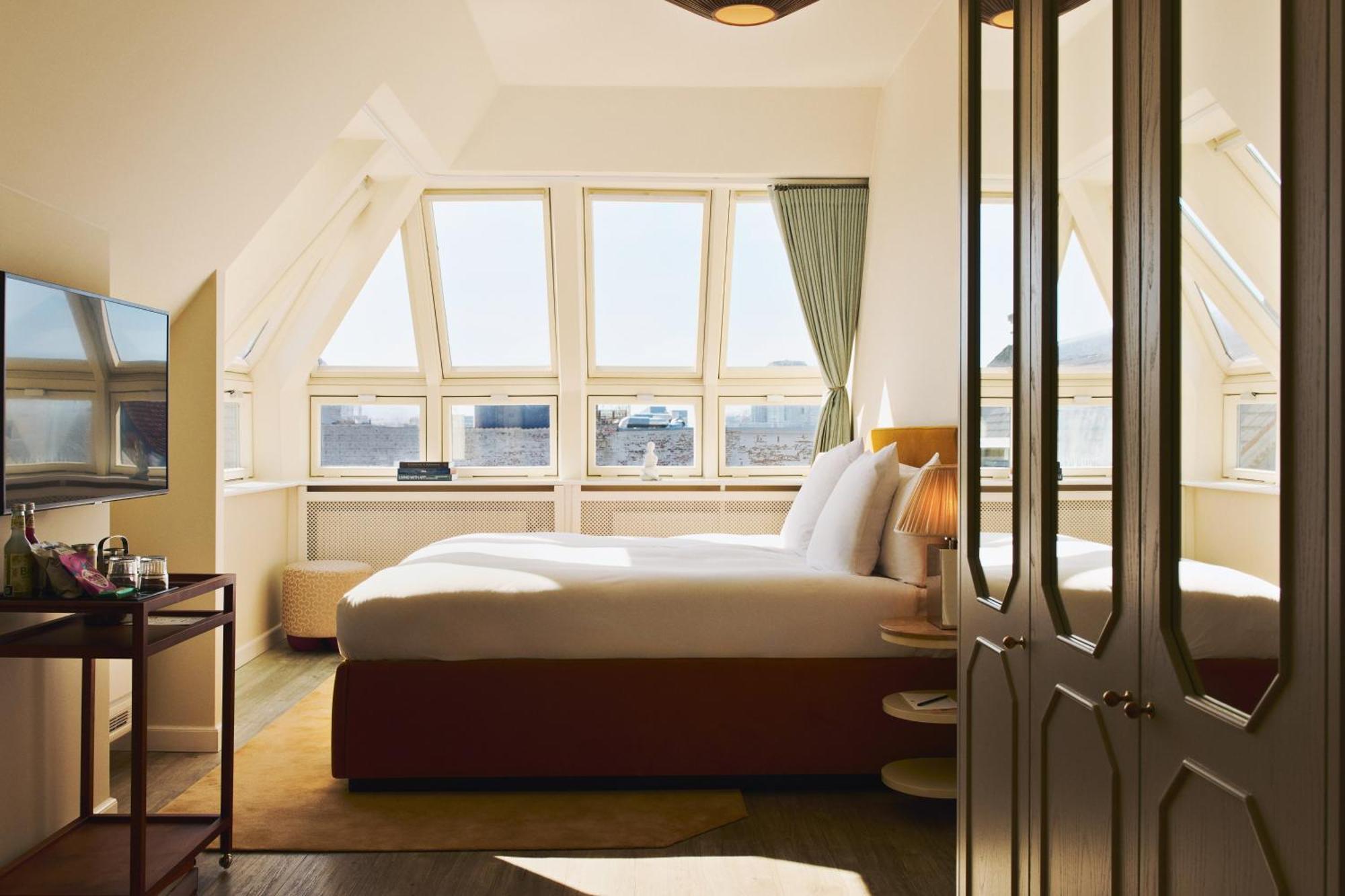 Junior Suite,1770841188:JPEG