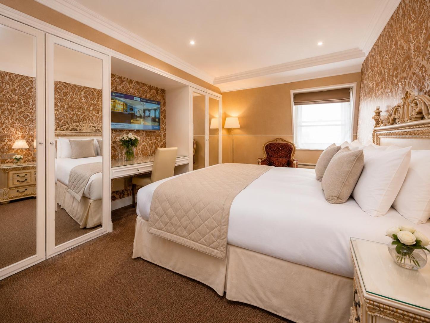 Queen Double Room Upper Floor