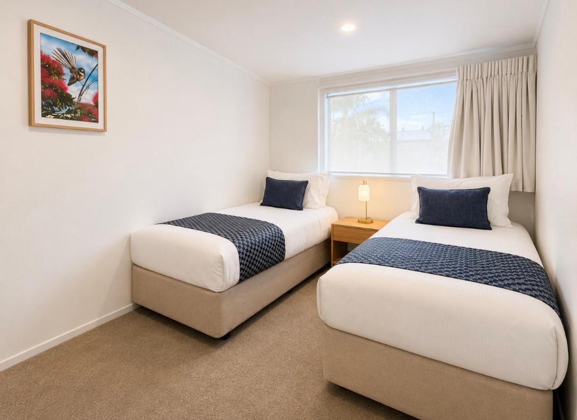 Deluxe One-Bedroom Apartment