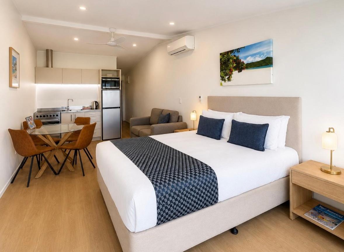 Deluxe One-Bedroom Apartment