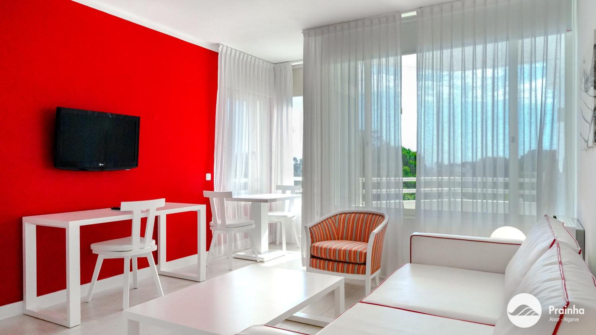 One-Bedroom Apartment with Pool View