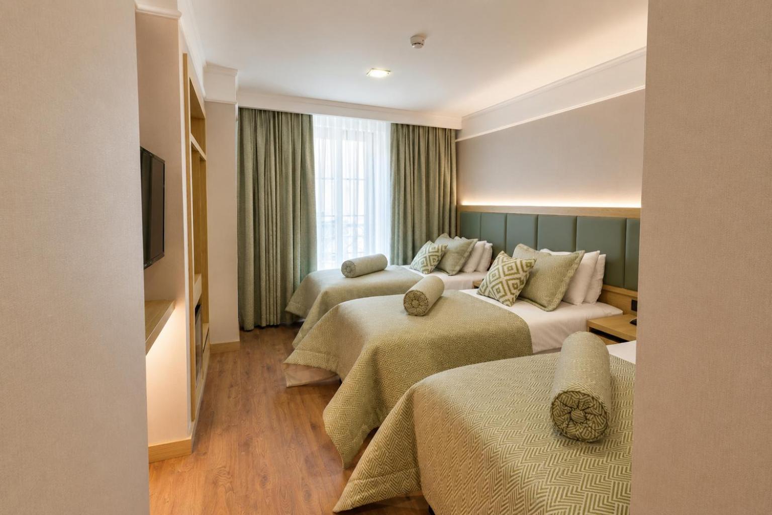 Triple Room
