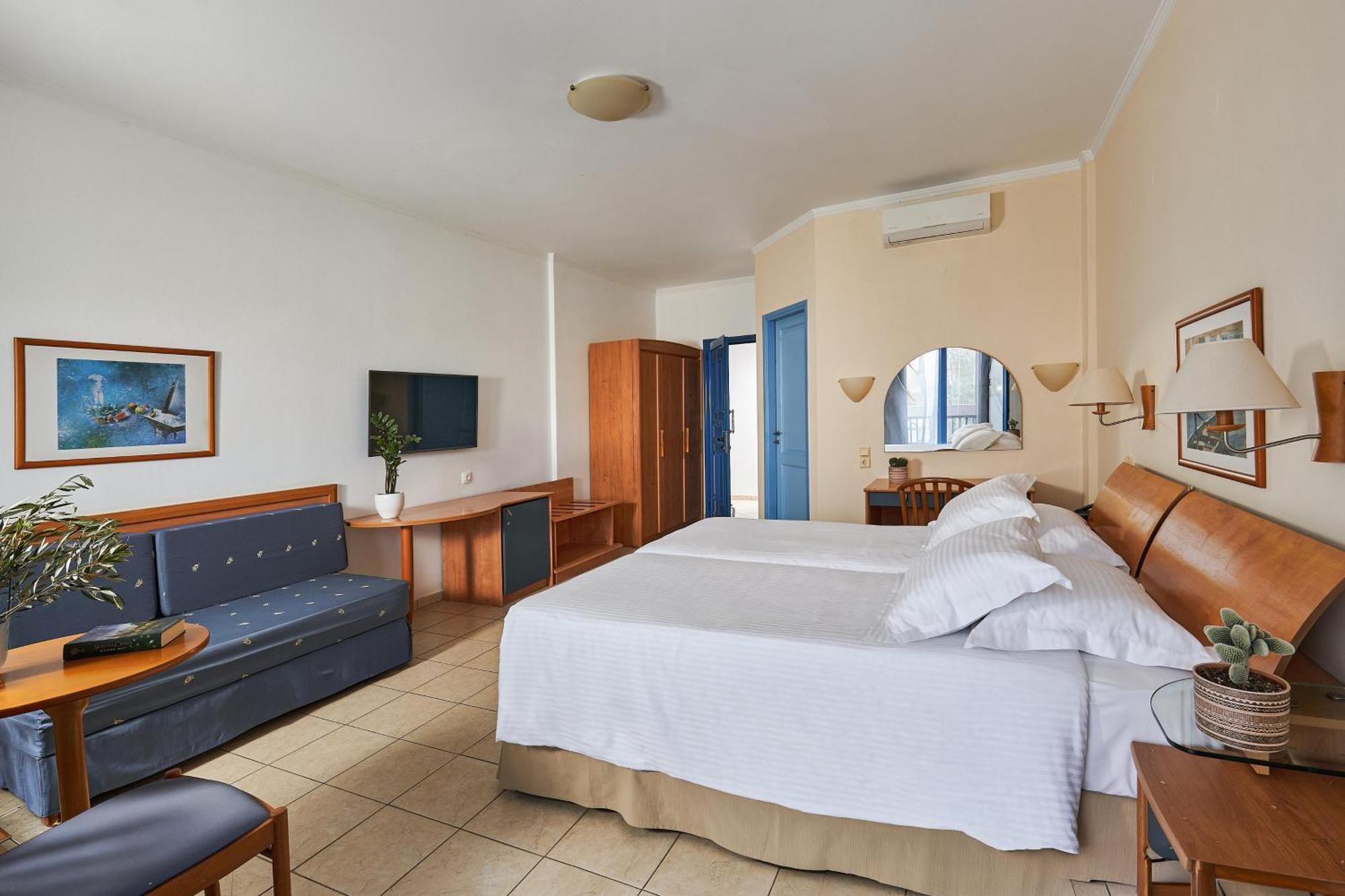 Superior Double Room,1771570718:JPEG