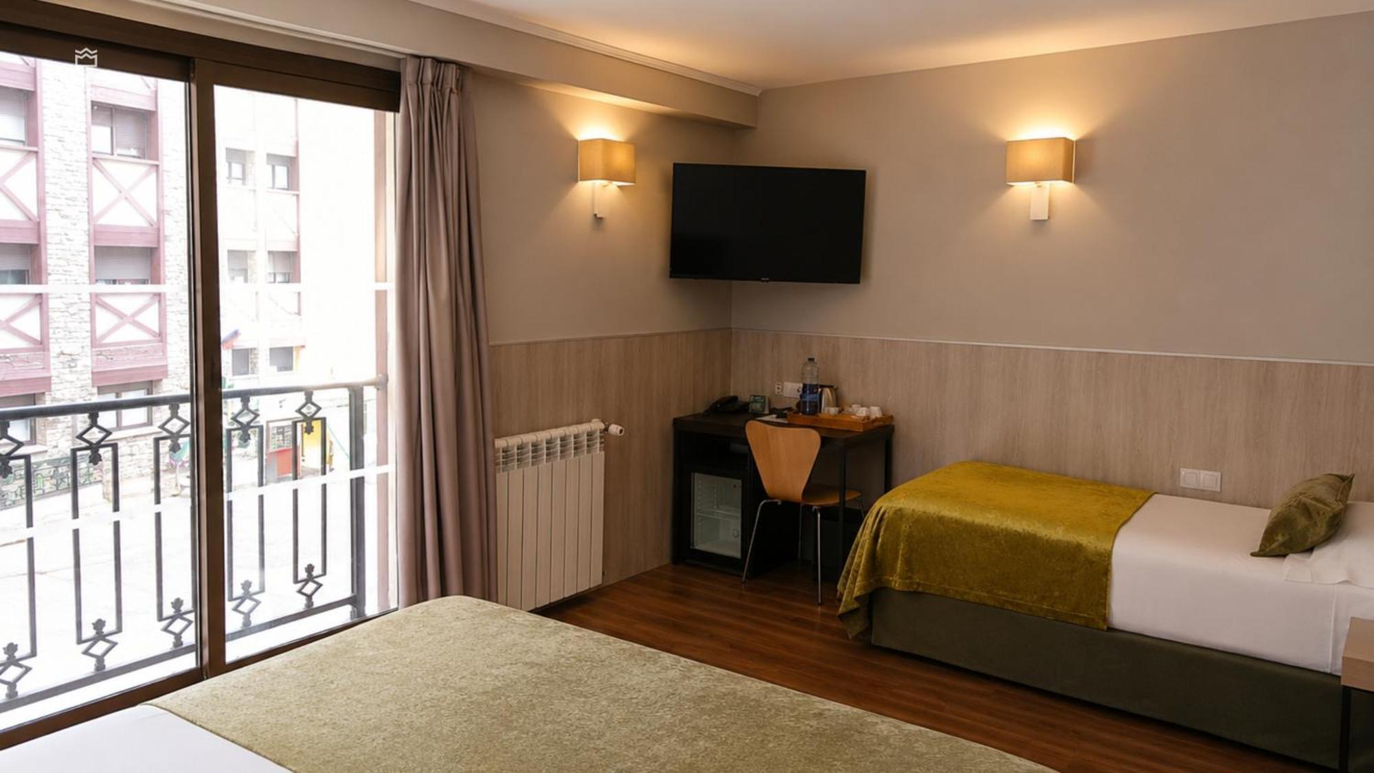 Triple Room