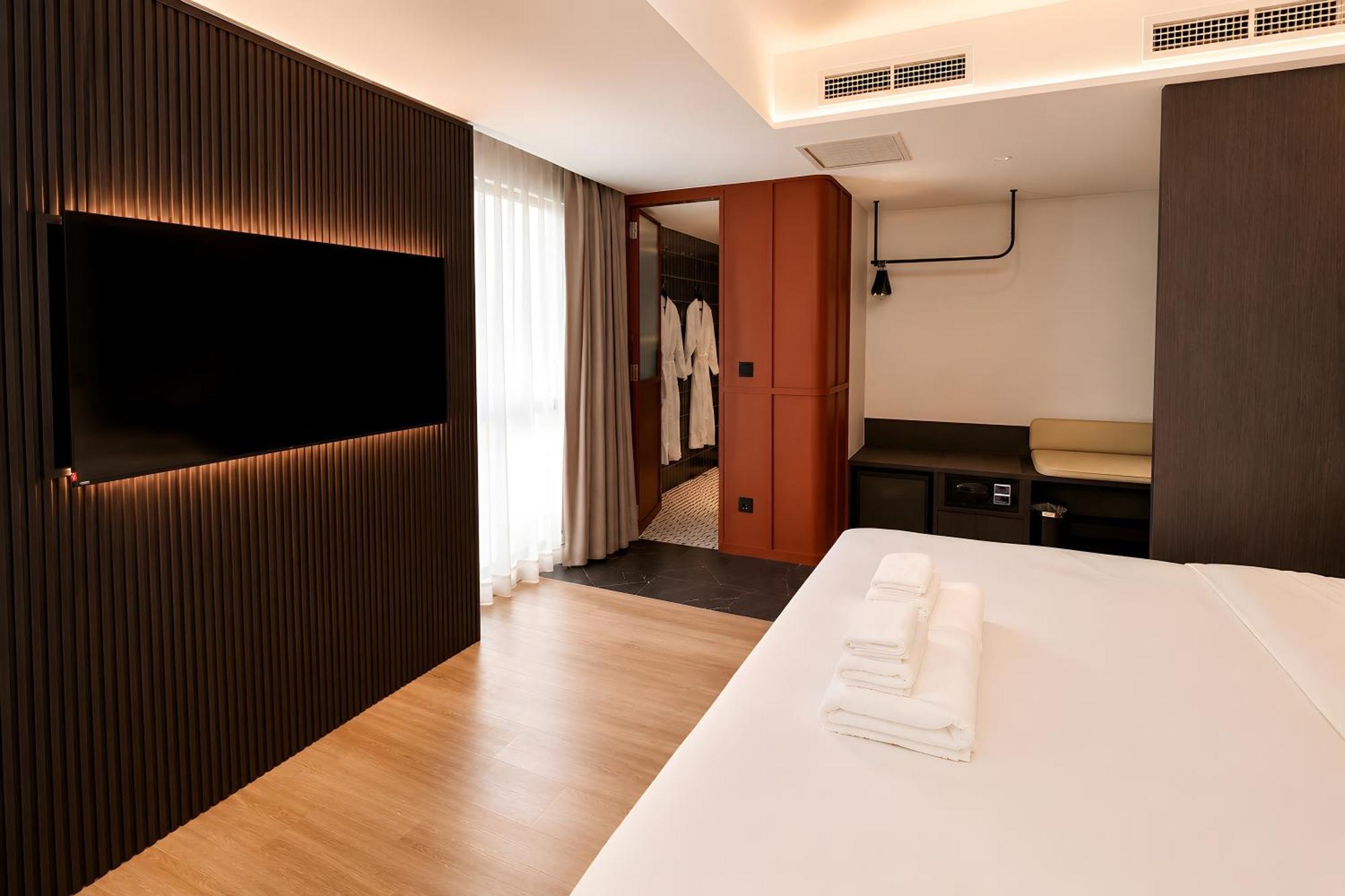 Executive Room