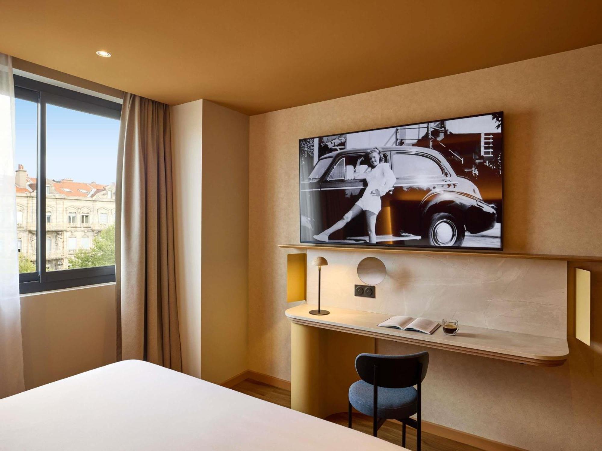Superior King Room