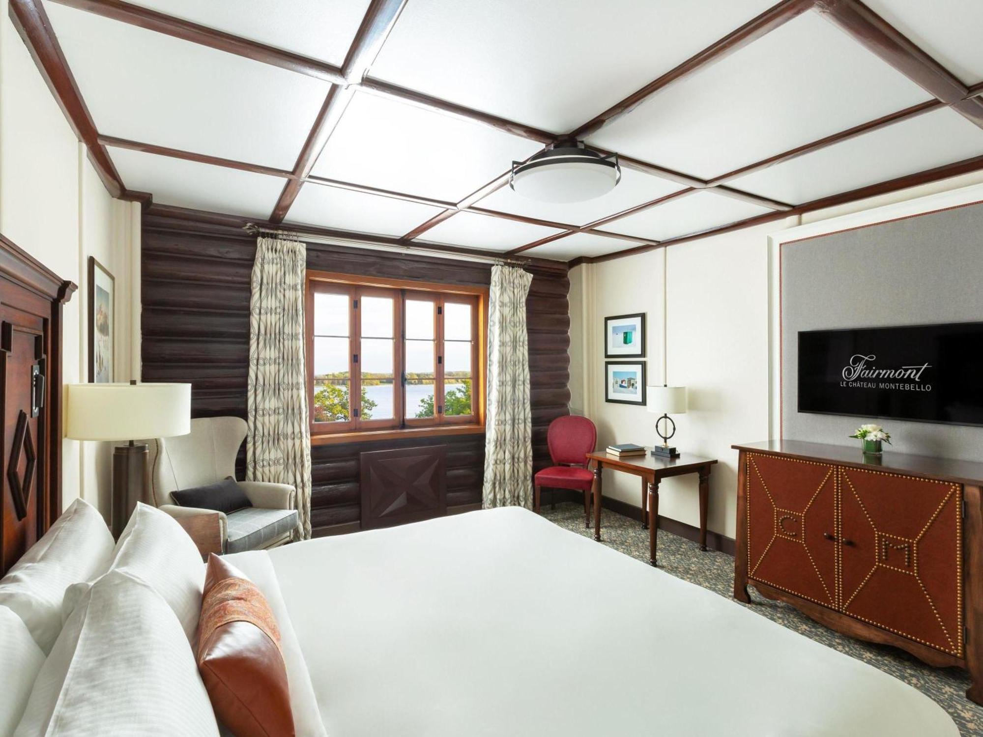 Fairmont Luxury Queen Room with View