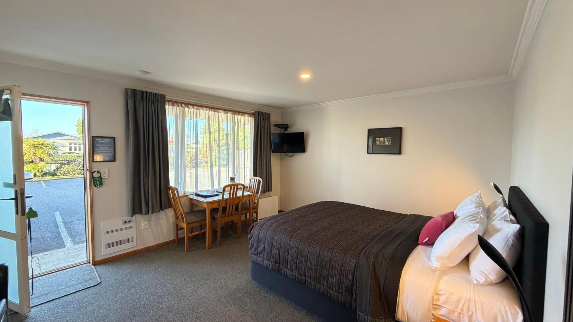 One bedroom Spa Bath apartment two Queens