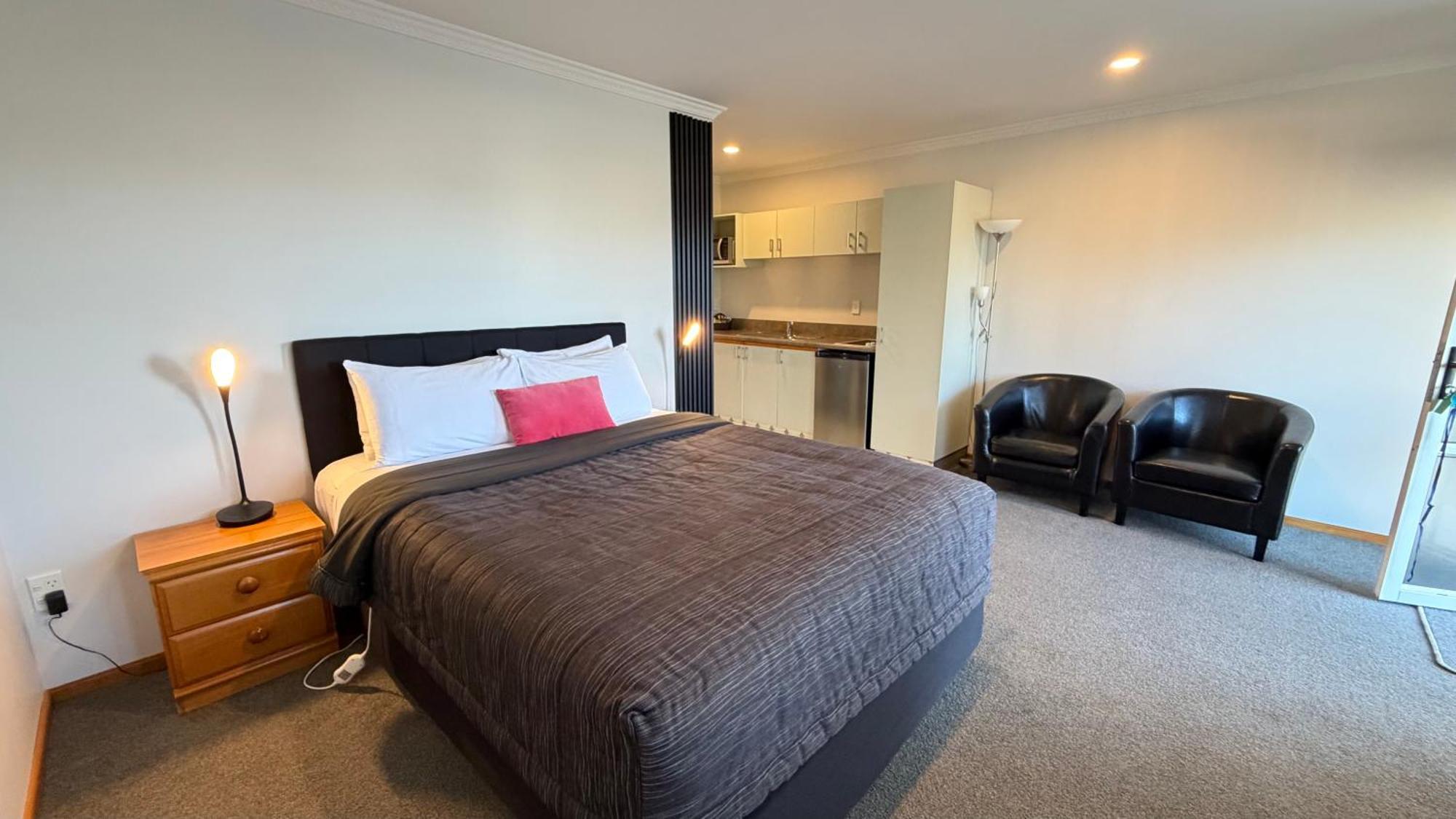 One-Bedroom Apartment Spa Bath