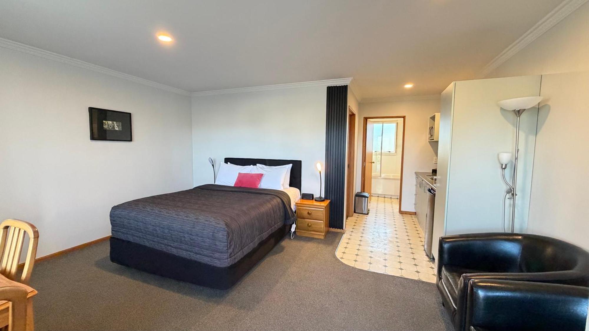 One-Bedroom Apartment Spa Bath