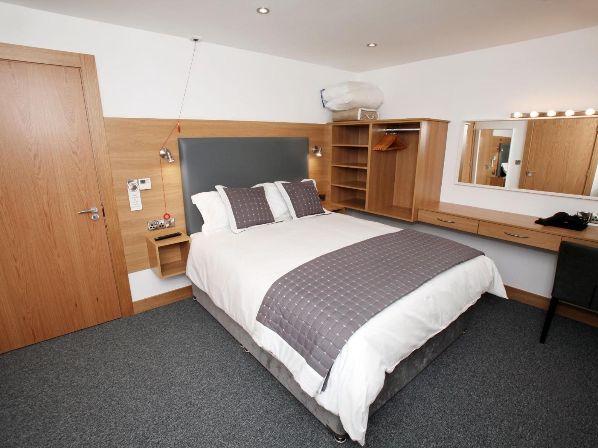 Small Double Room,1771910850:JPEG