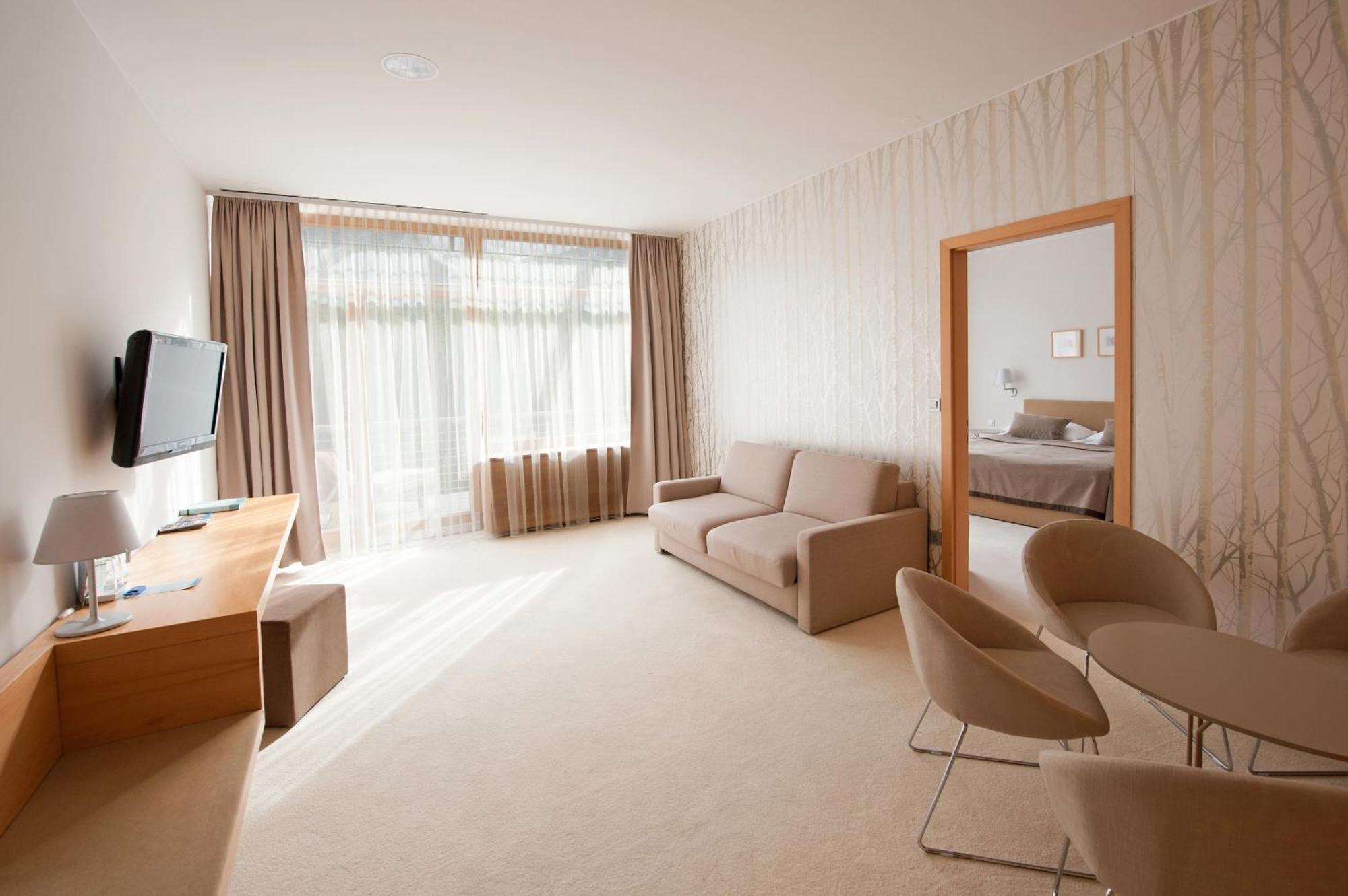 Junior Suite met Balkon en Uitzicht op de Bergen
