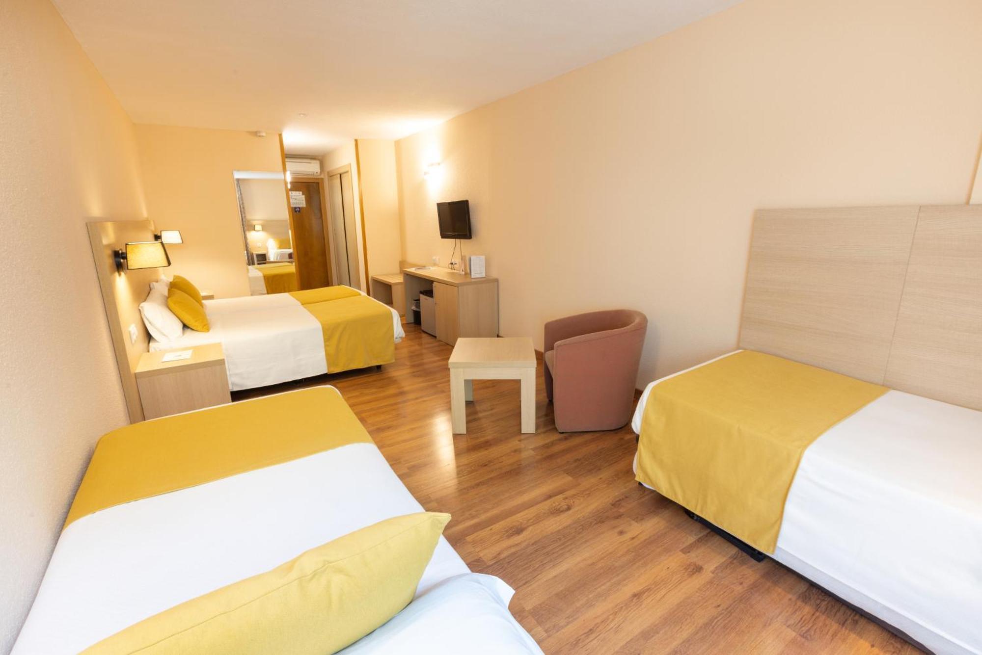 Quadruple Room Mountain View Spa Access