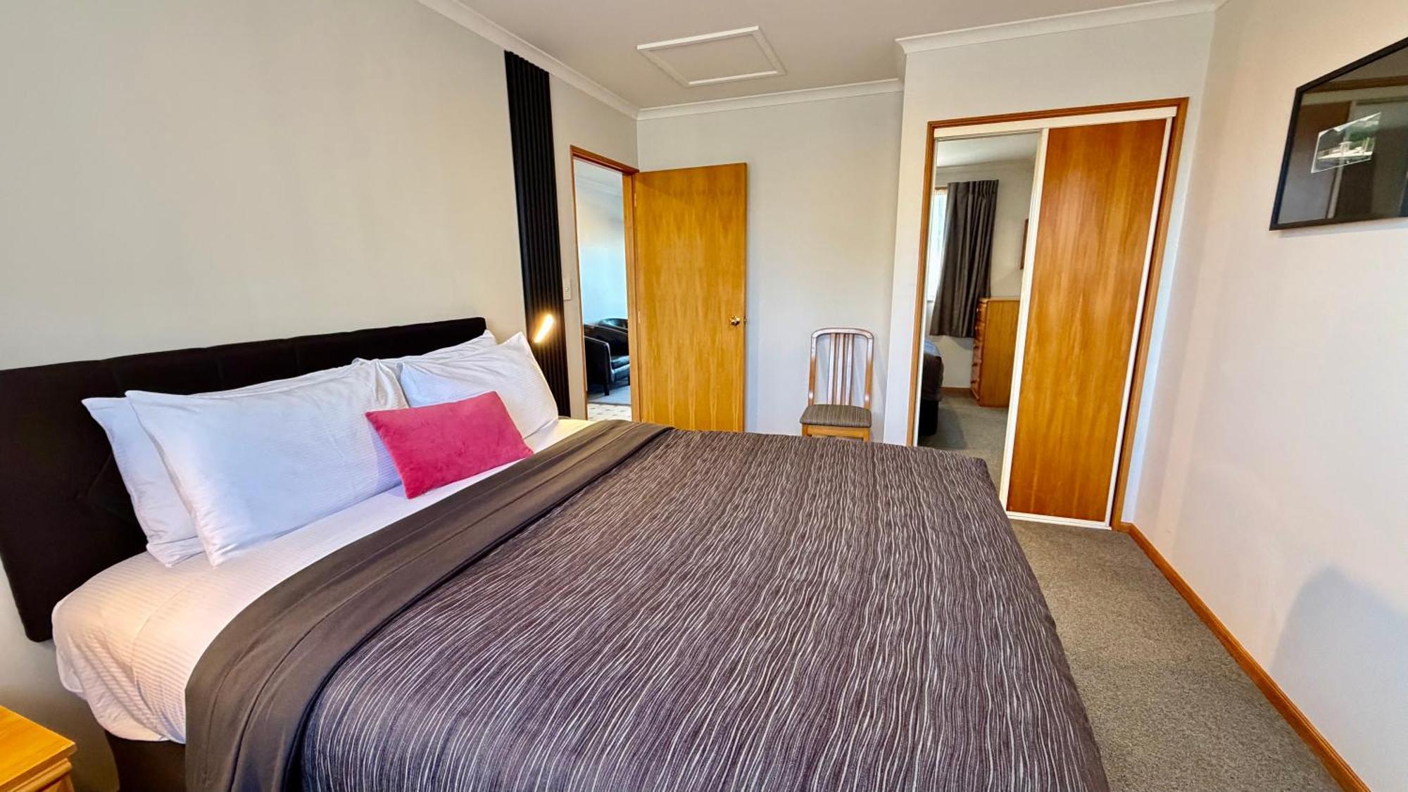 One bedroom Spa Bath apartment two Queens