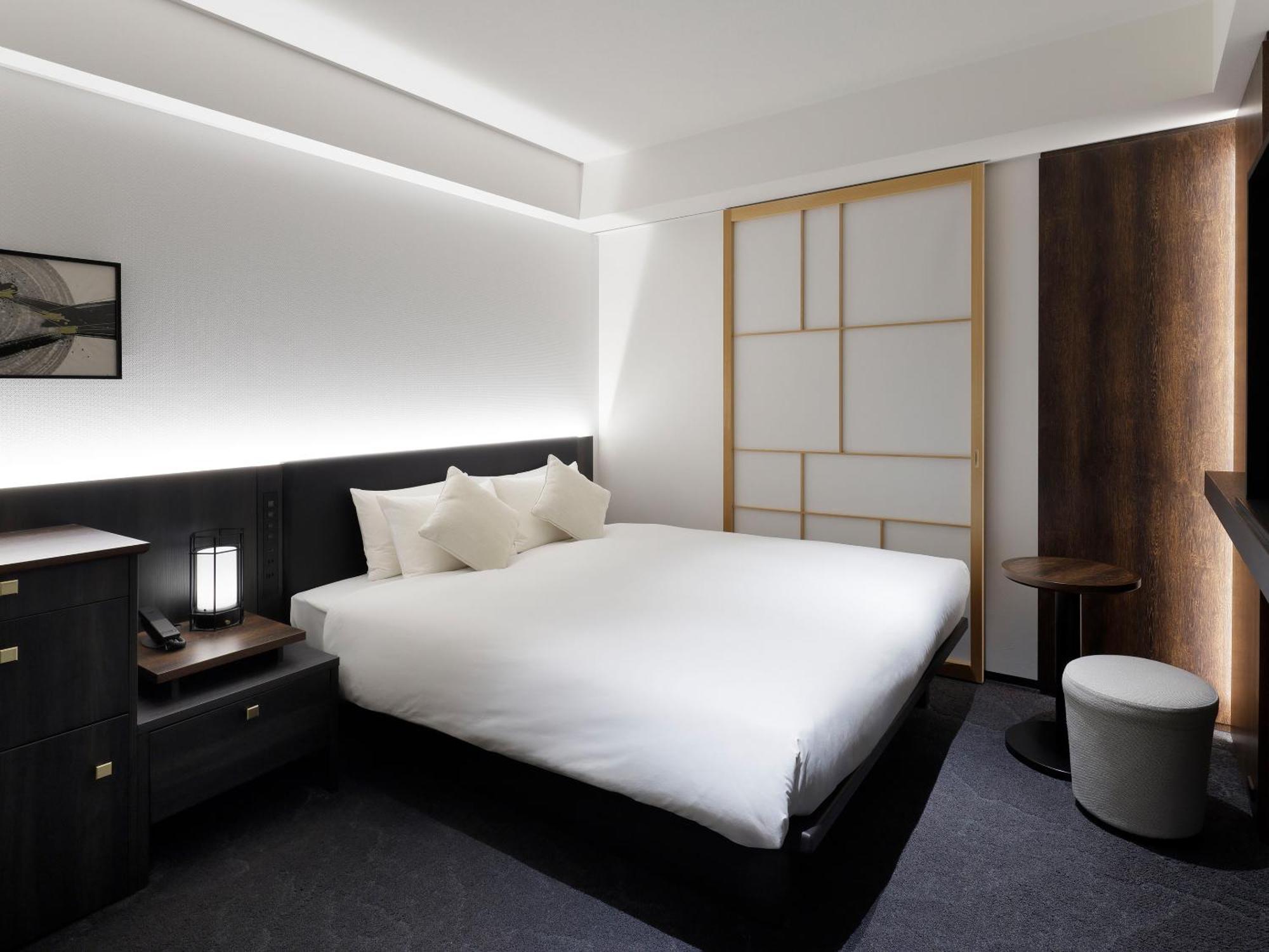 Standard Queen Room - Non-Smoking