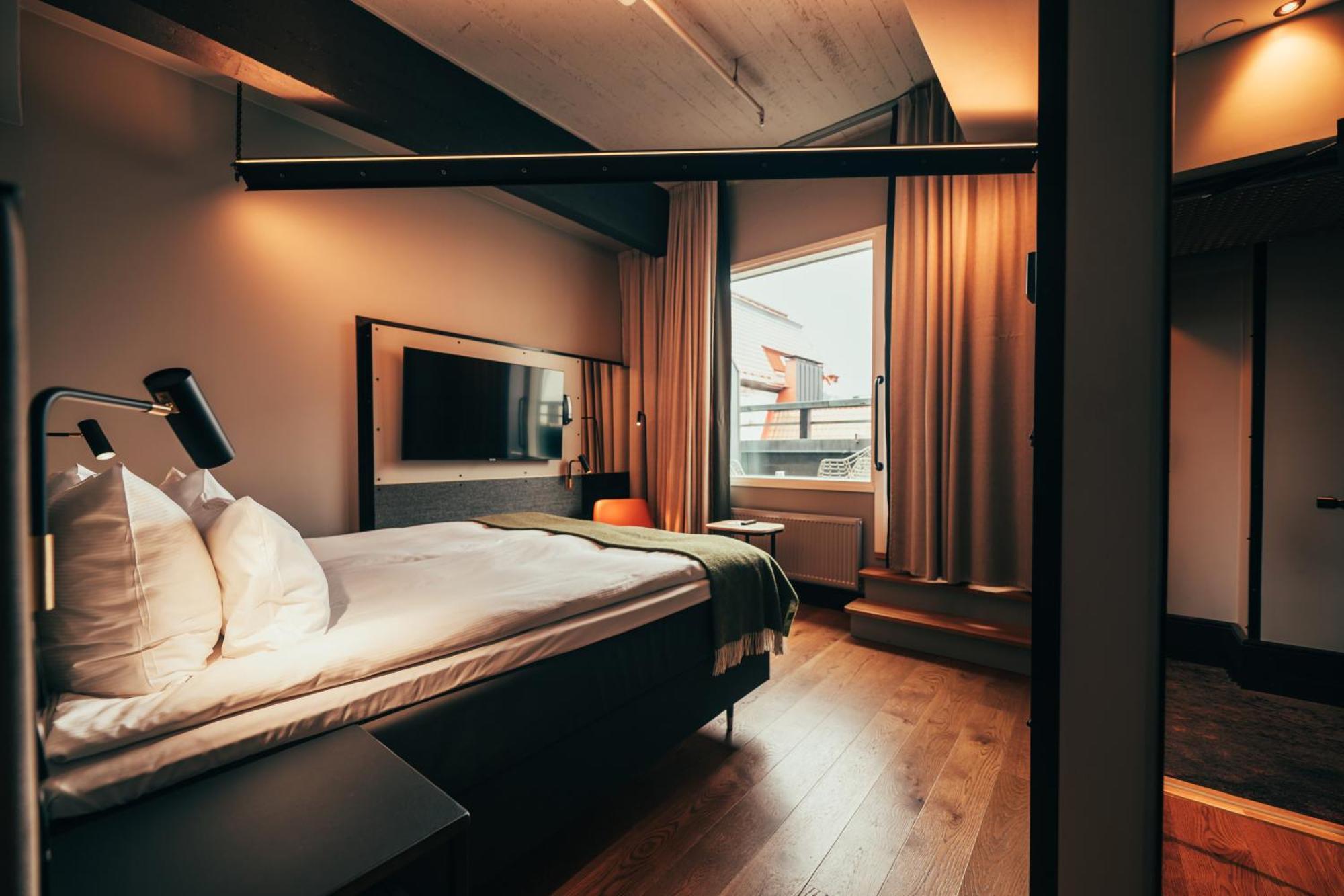 Deluxe 1 King bed Balcony