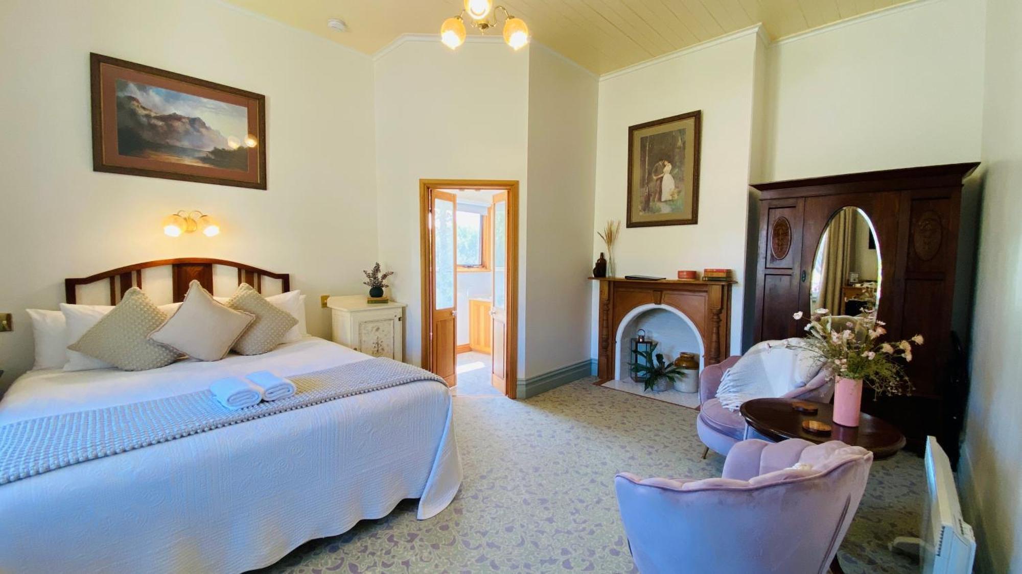 King Room with Mountain View