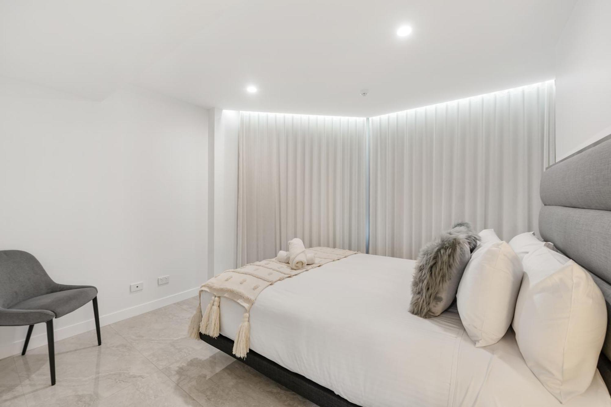 Two-Bedroom Deluxe Apartment Ocean View