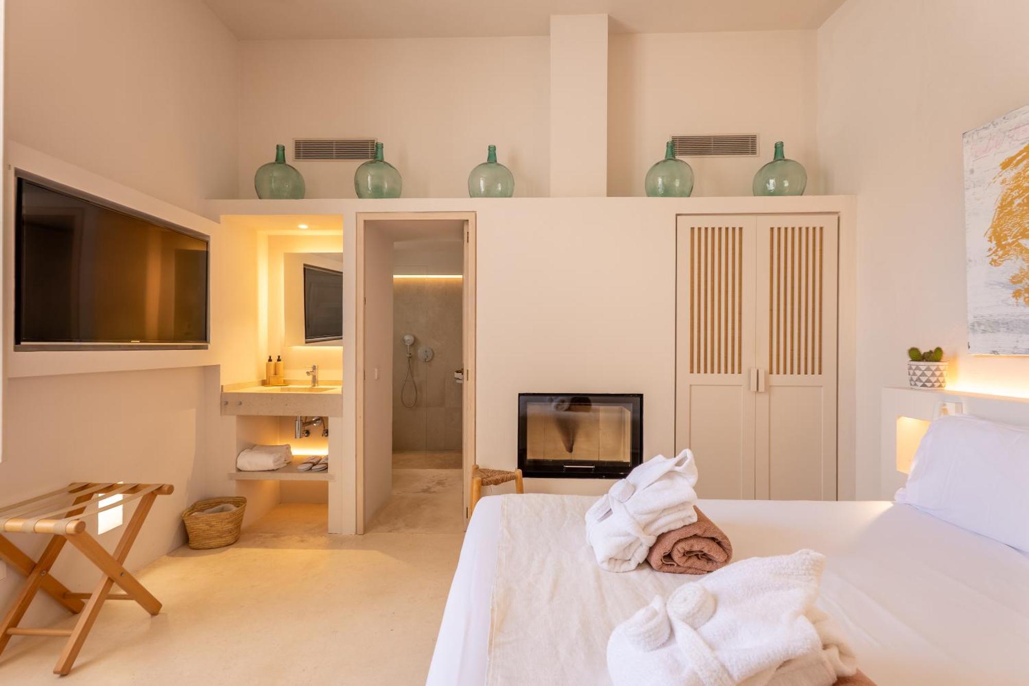 Double Room,1773406611:JPEG