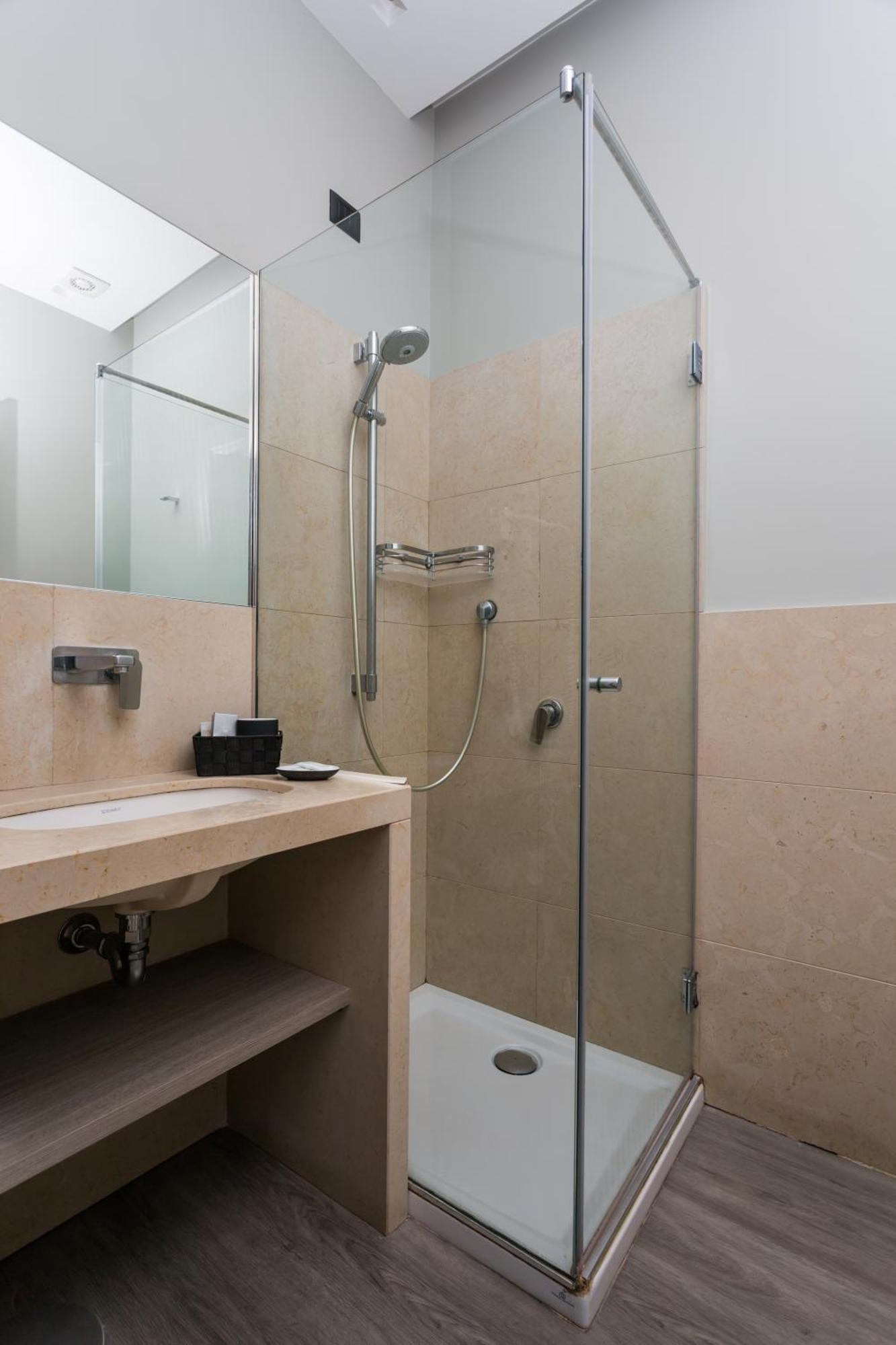 Double Room,1773427352:JPEG