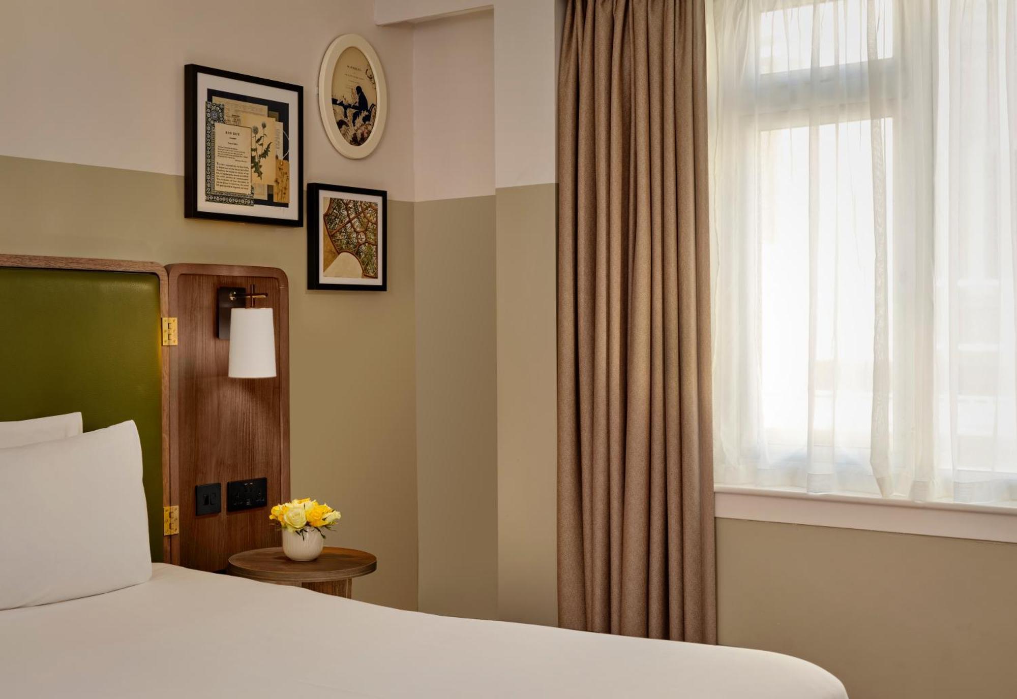 Chambre Classique 1 Lit Queen Size et 1 Lit Simple