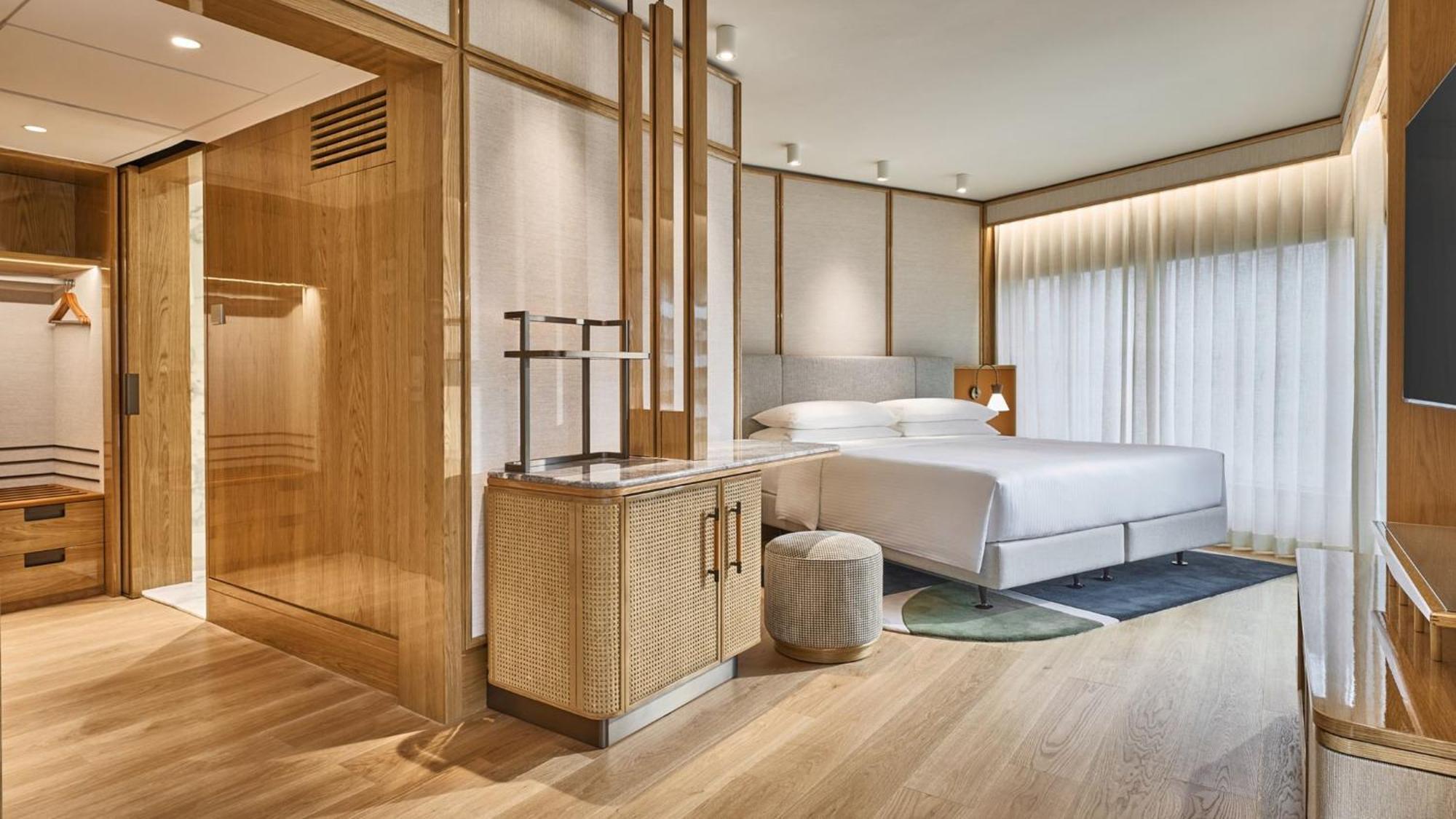 Junior King Suite