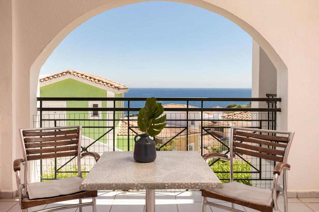 Camera Familiare con Vista Mare Laterale