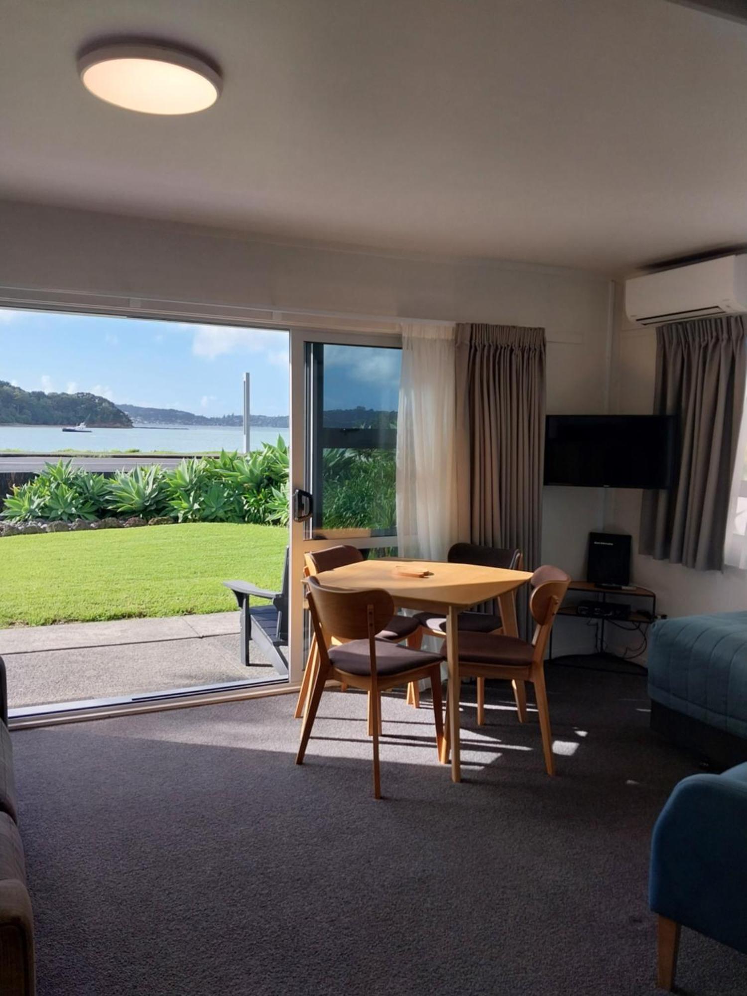 One-Bedroom Apartment Sea View