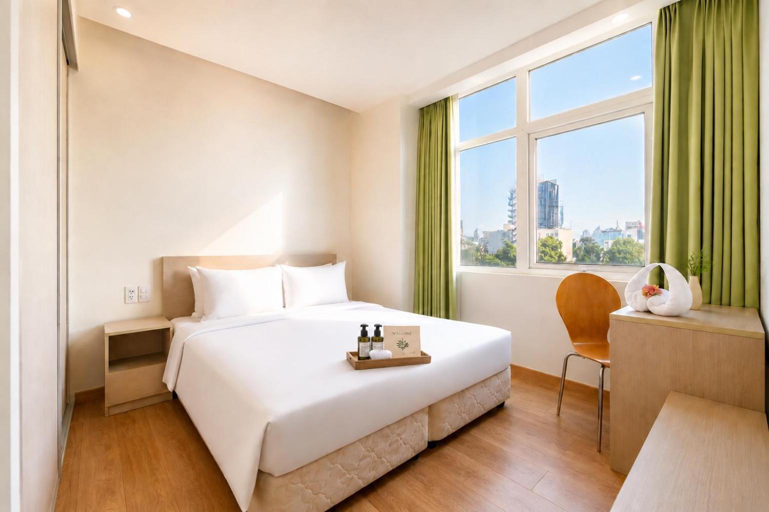 DELUXE ONE-BEDROOM APARTMENT – CITY VIEW