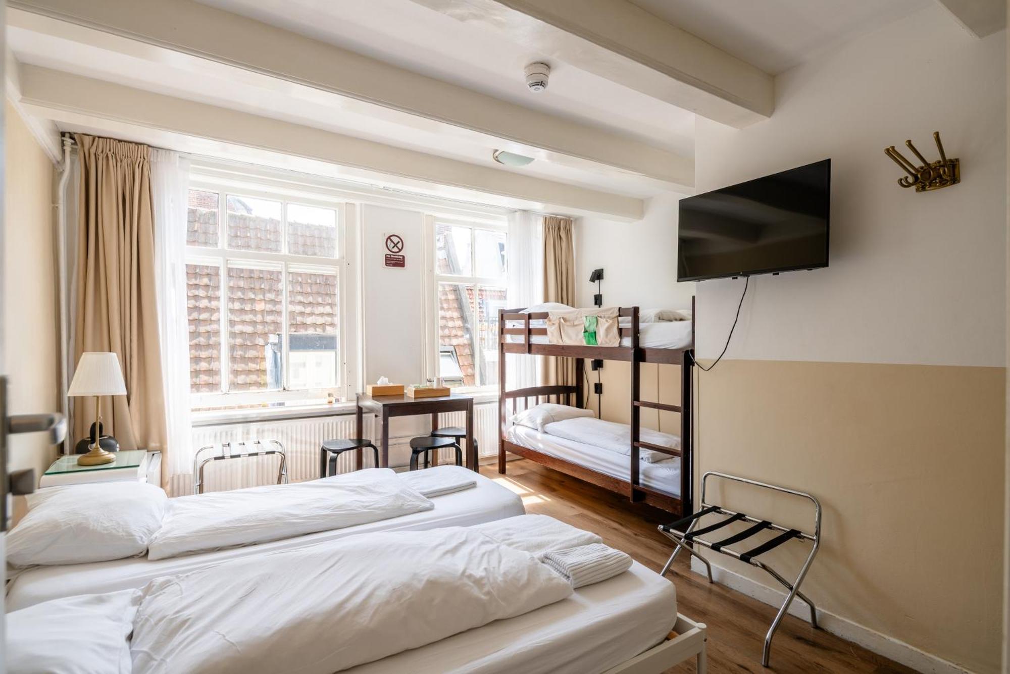 Habitación Familiar con vistas al jardín