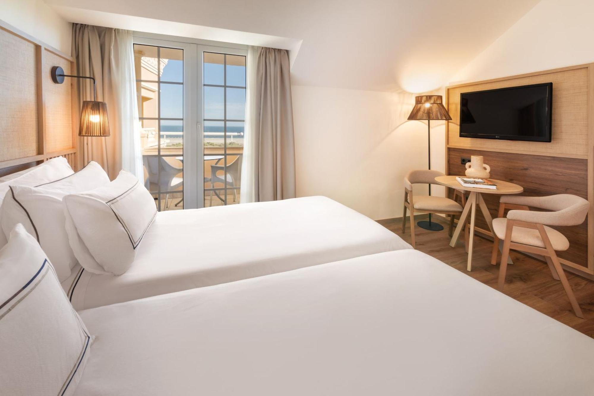 Habitación Familiar comunicada con vistas al mar