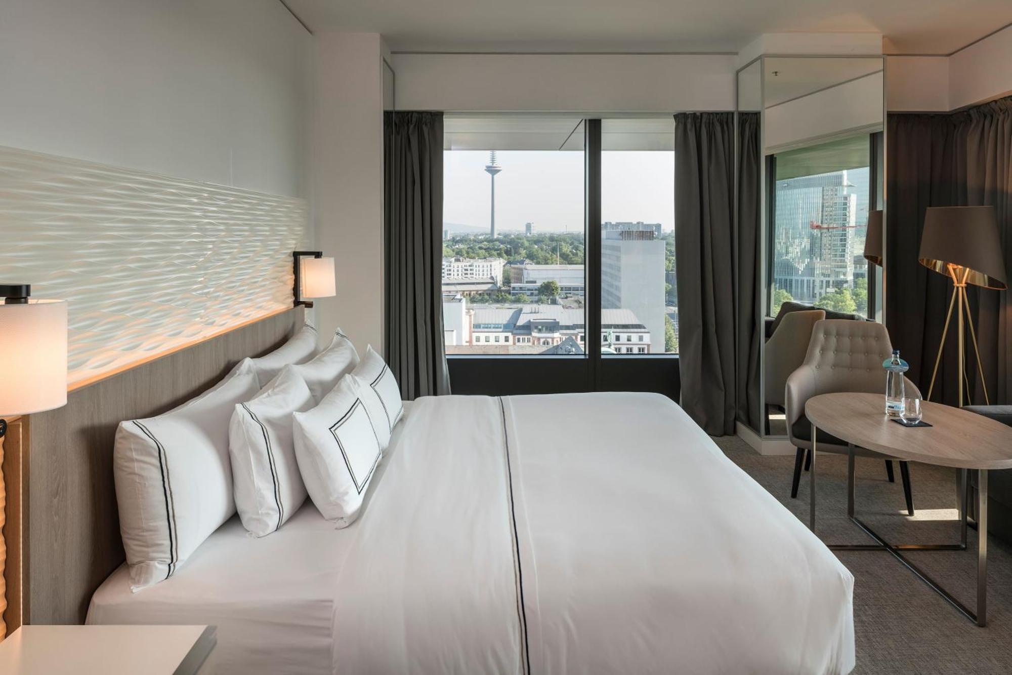 Junior Suite,1774676297:JPEG