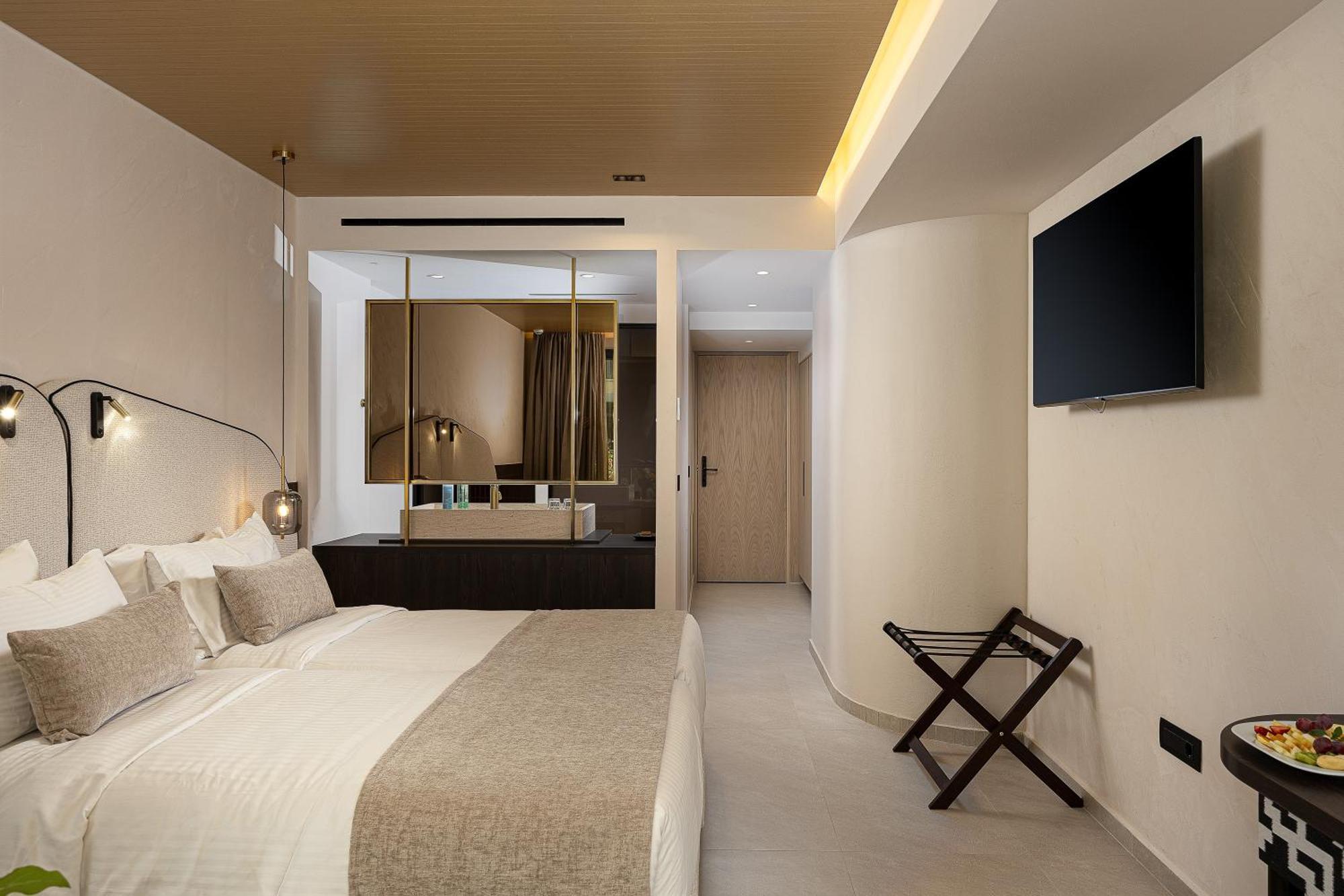 Superior Room Swim-up